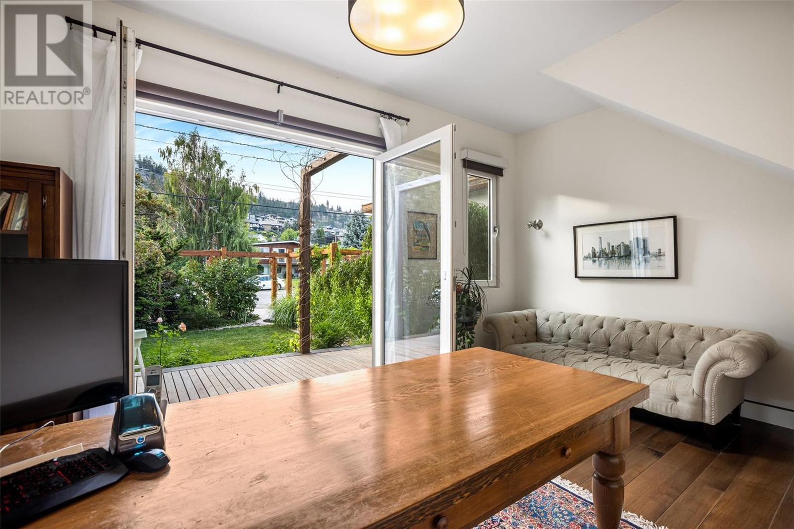 2737 Casa Loma Road