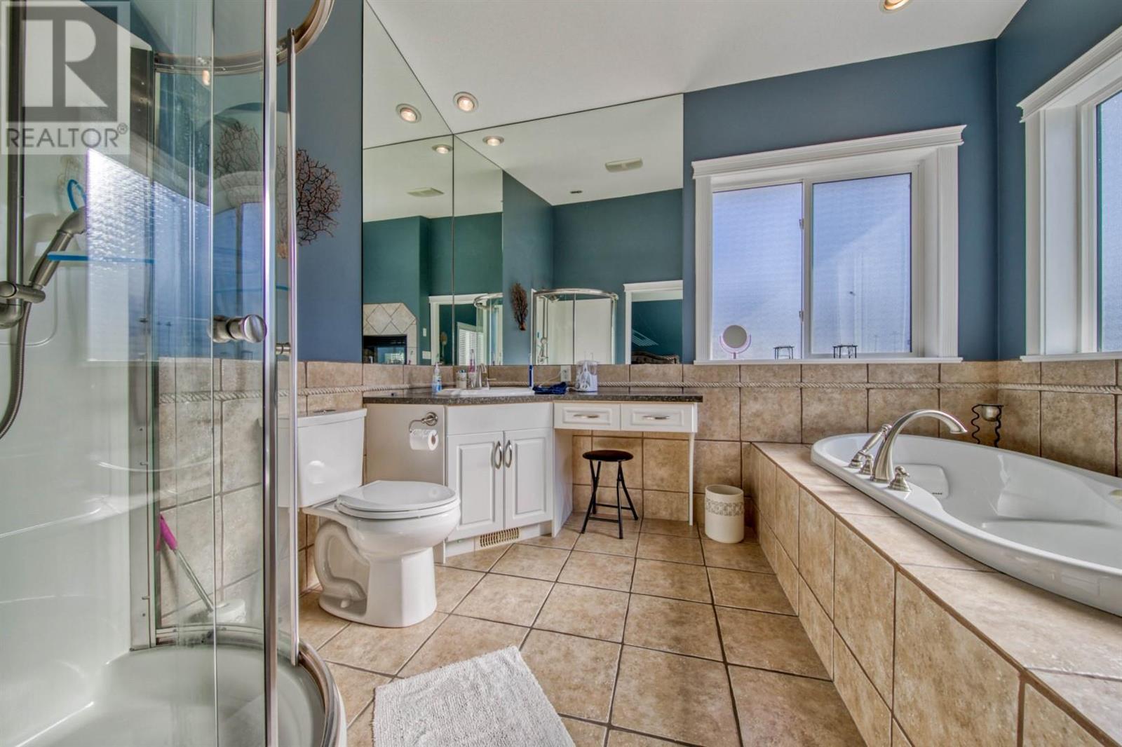 2886 Marine Drive