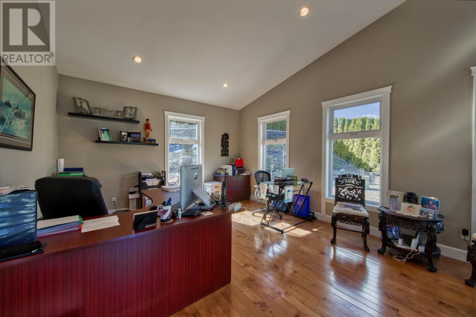 2886 Marine Drive