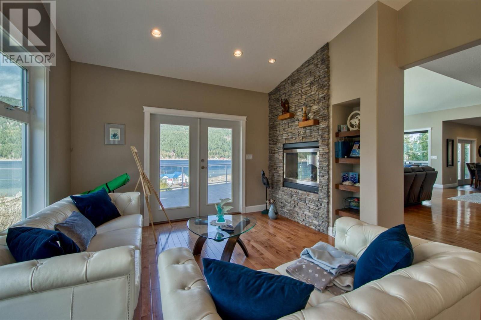 2886 Marine Drive