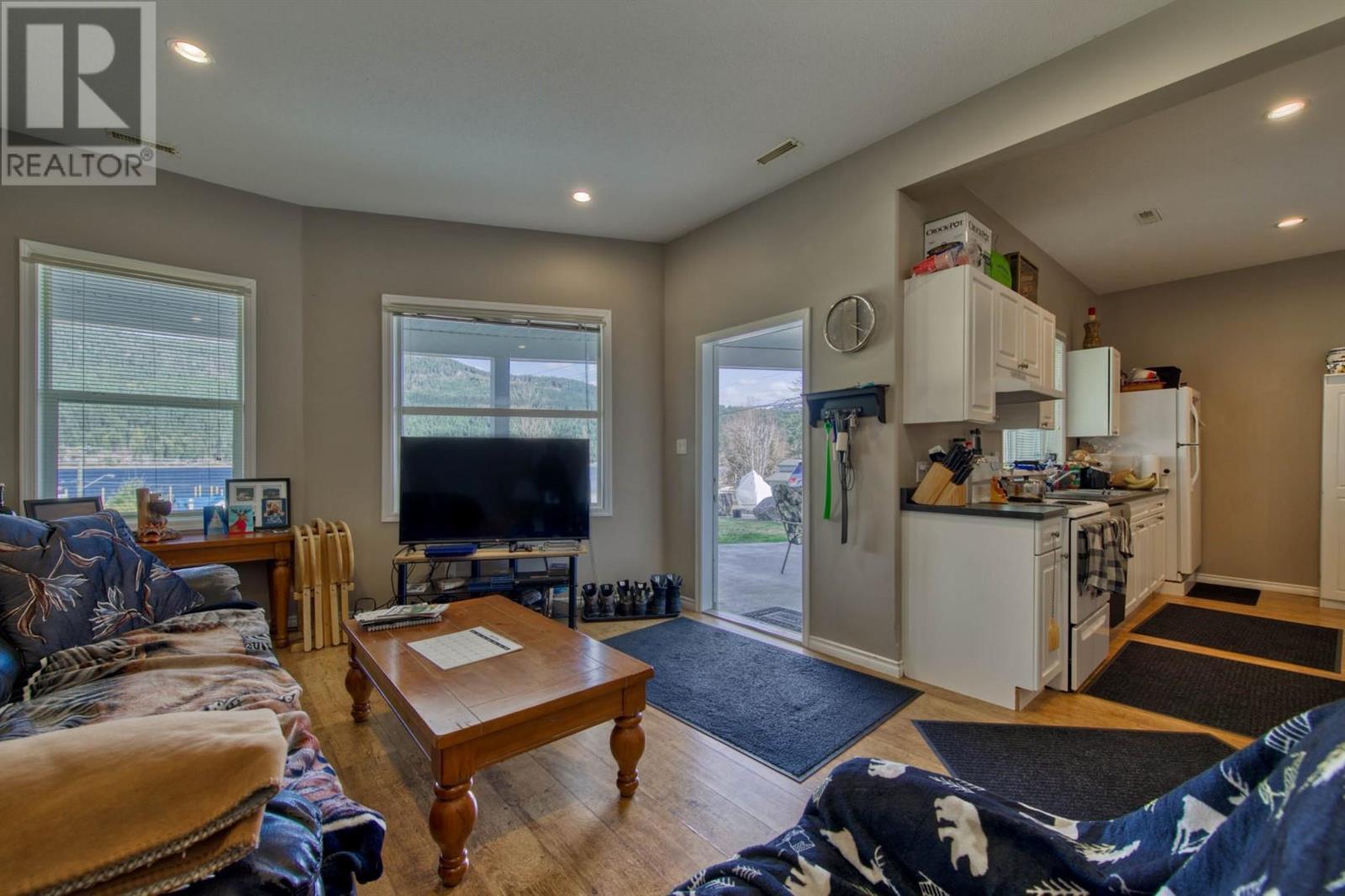 2886 Marine Drive