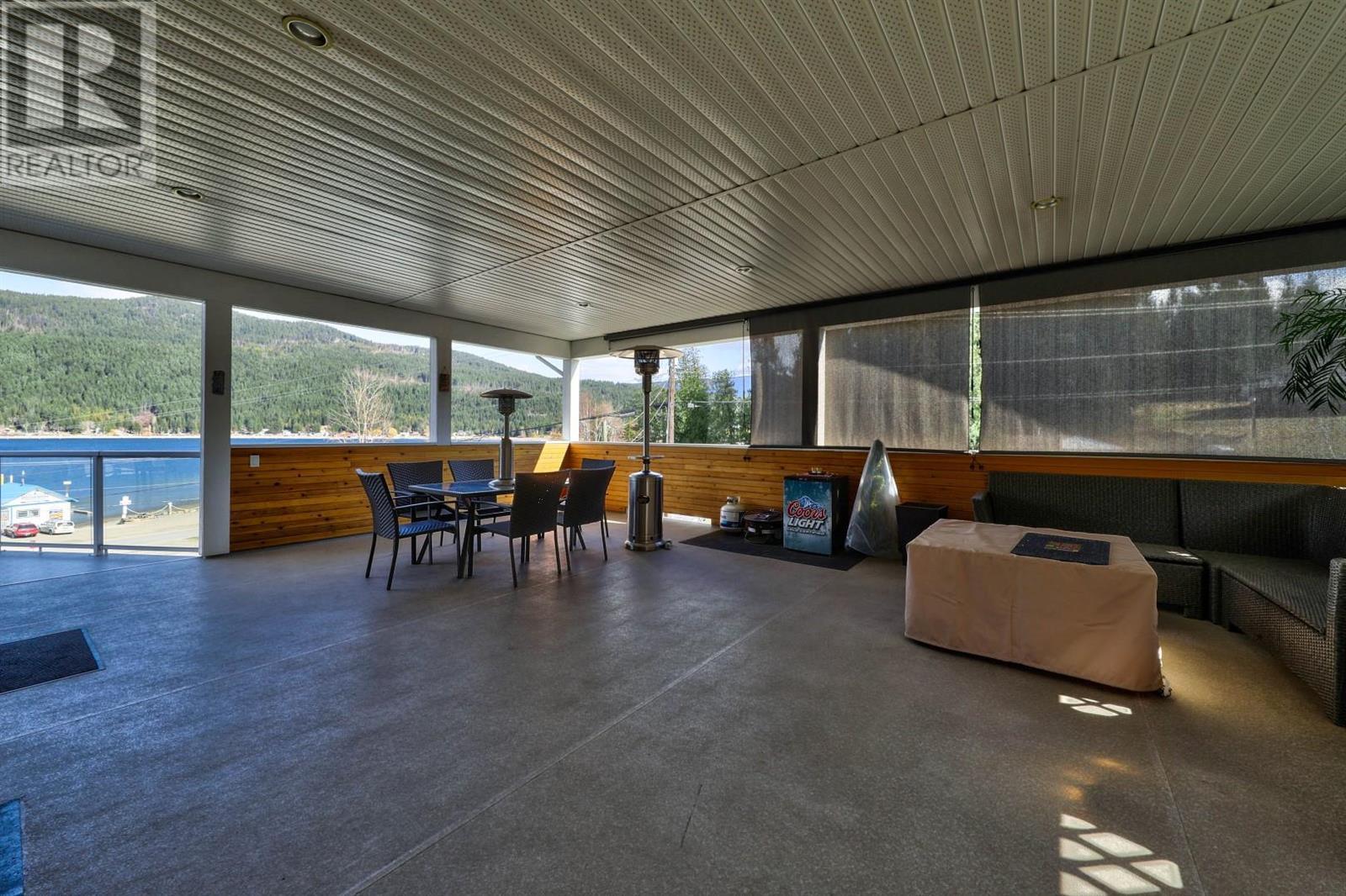 2886 Marine Drive