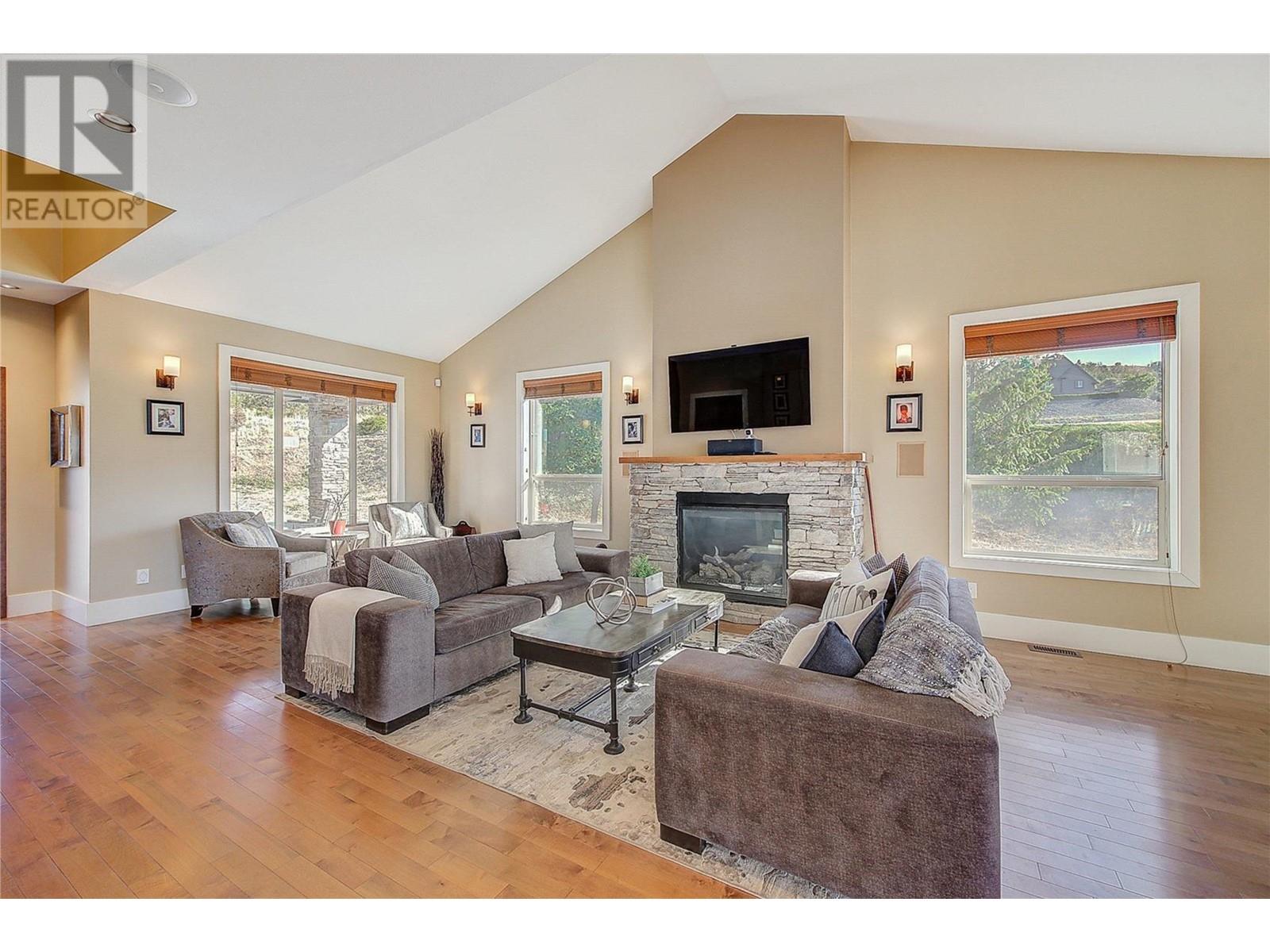 5322 Upper Mission Drive