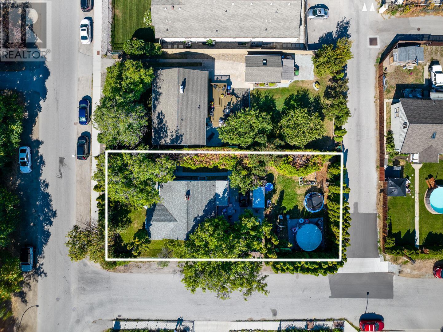 1054 Laurier Avenue,