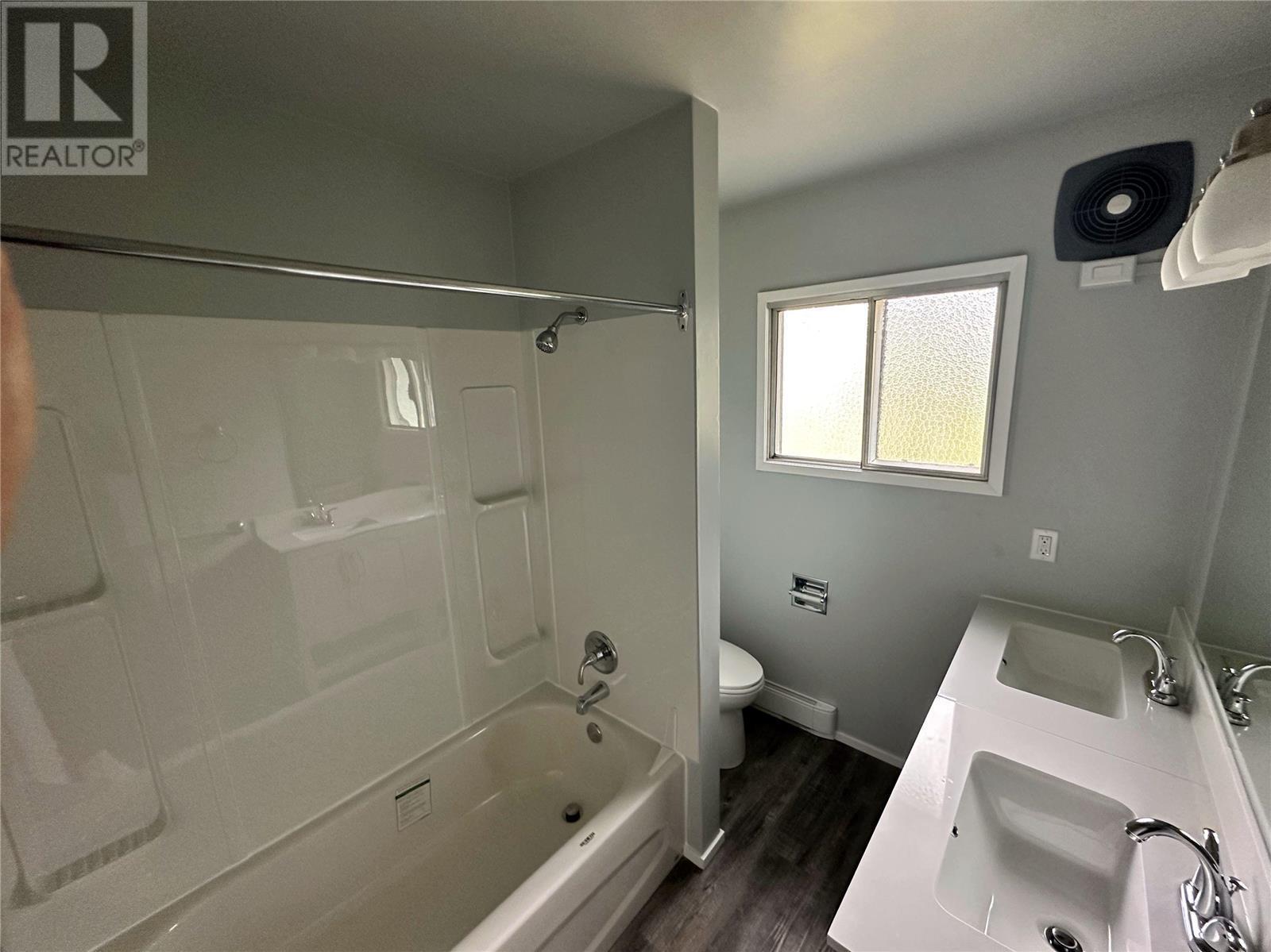180 & 270 7 Street SE Unit# 1-8, #1-8