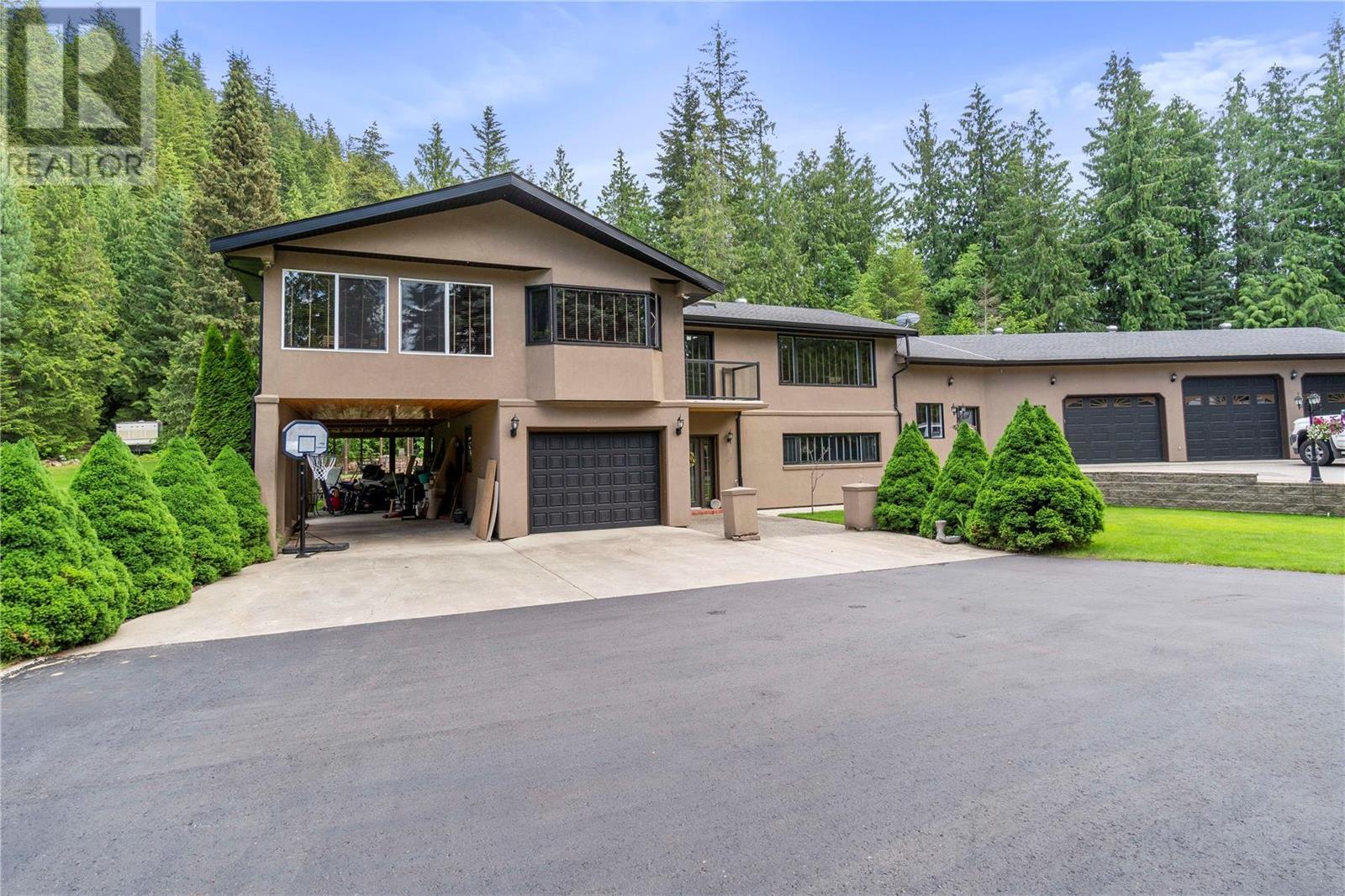 2746 Balmoral Road