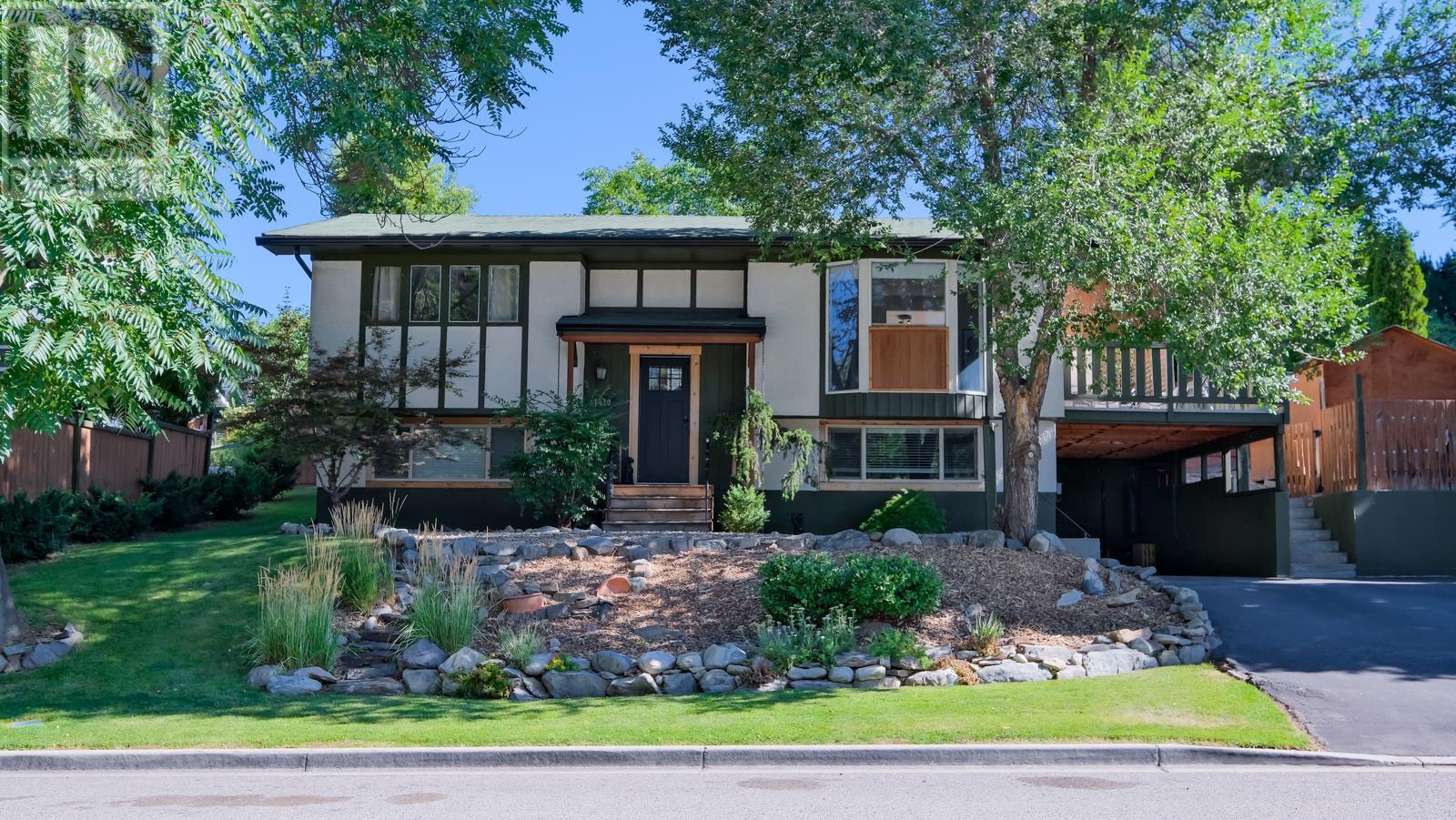 1420 Kelglen Crescent,