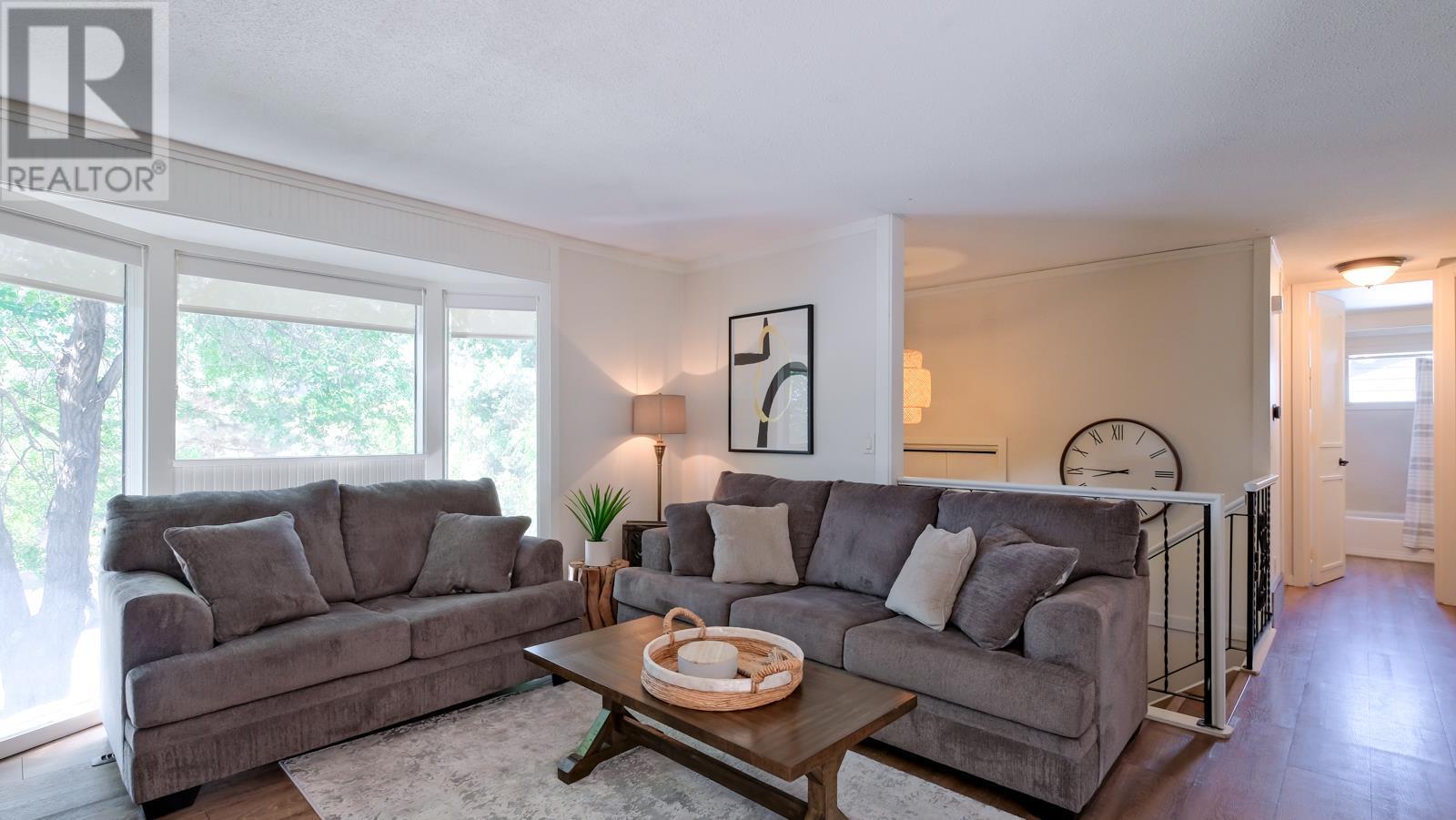 1420 Kelglen Crescent,