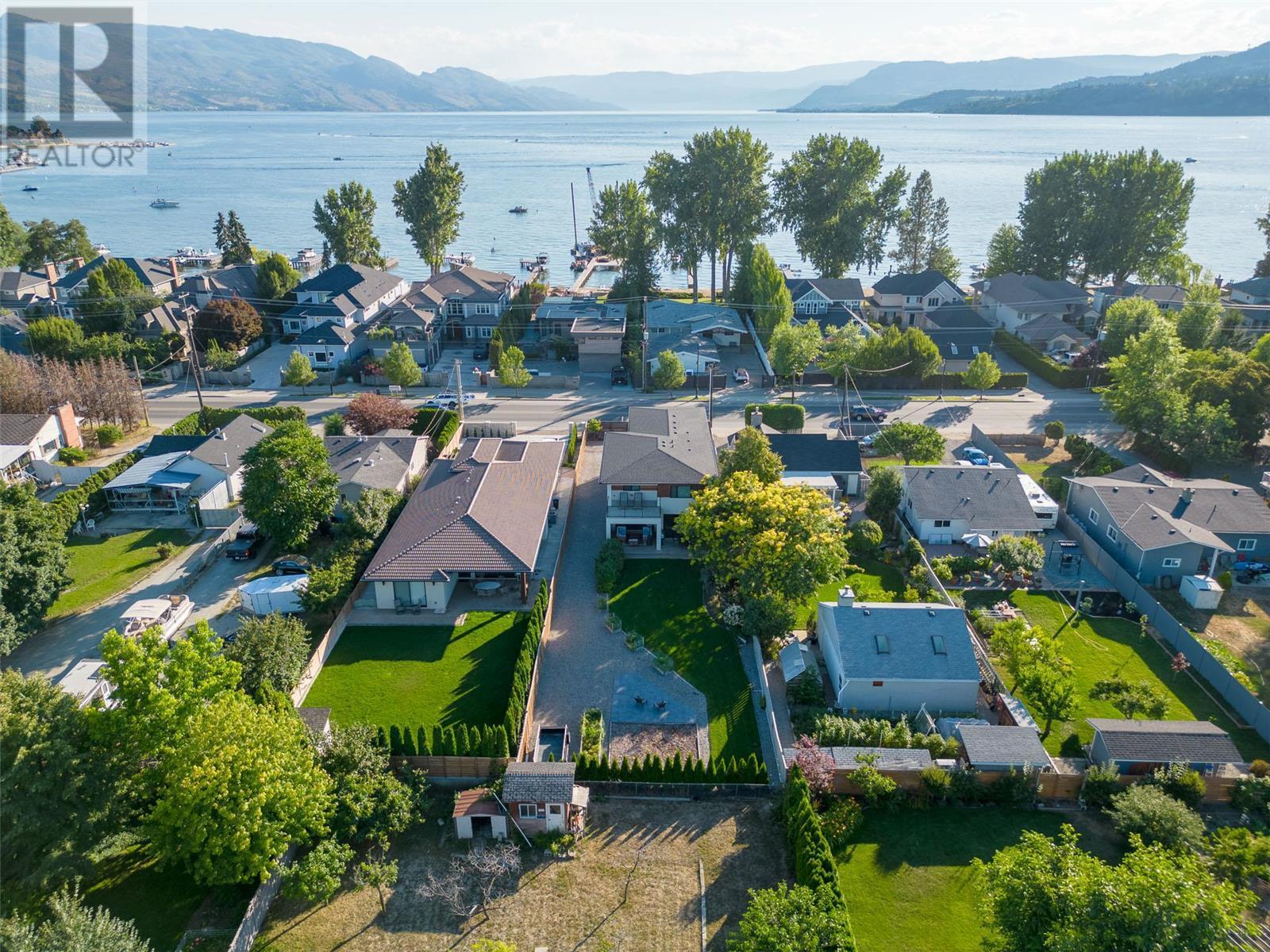 3557 Lakeshore Road,