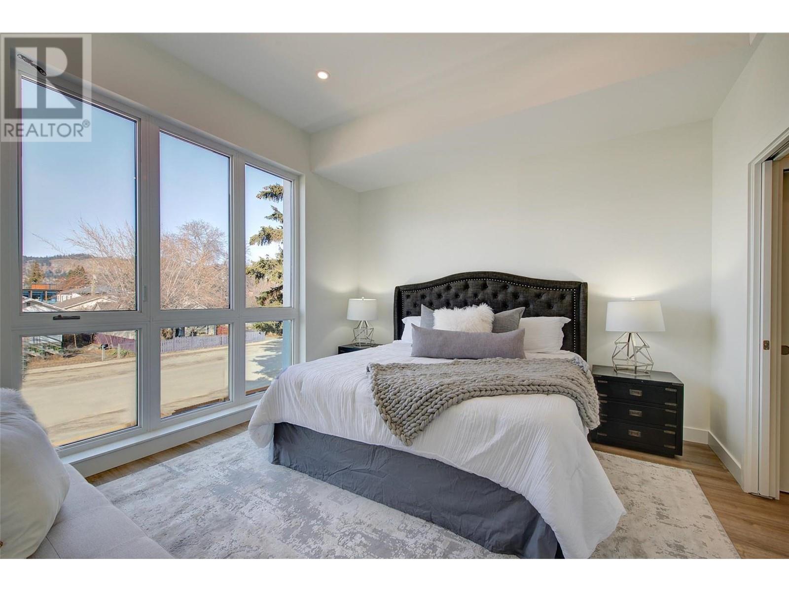845 Lawson Avenue Unit# 4, #4