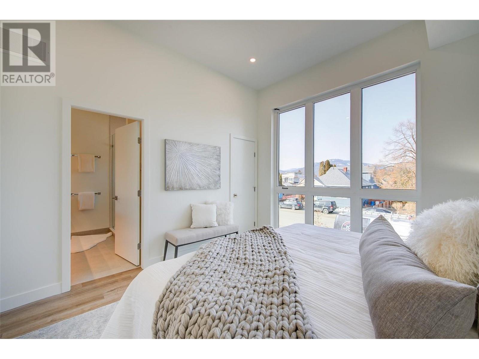 845 Lawson Avenue Unit# 4, #4