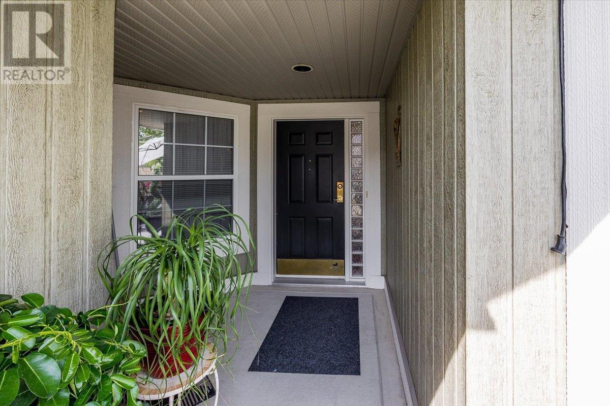 #1 680 Valley Road,, #1