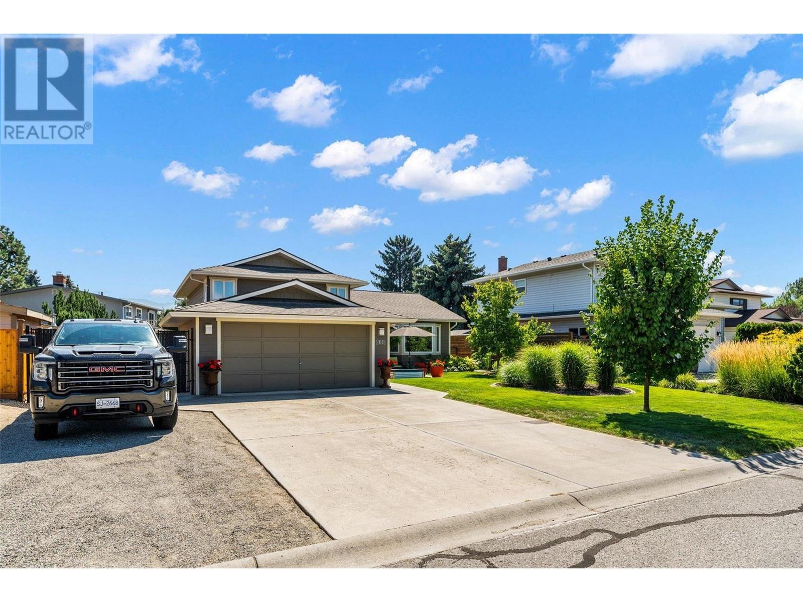 2612 Rhondda Crescent,