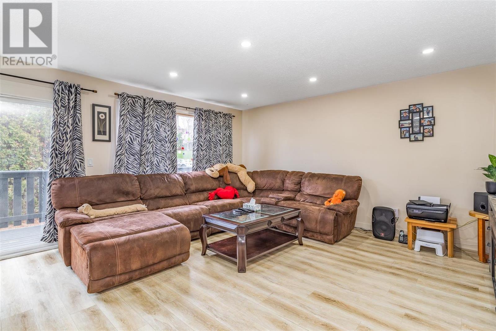 1648 Lynrick Road,