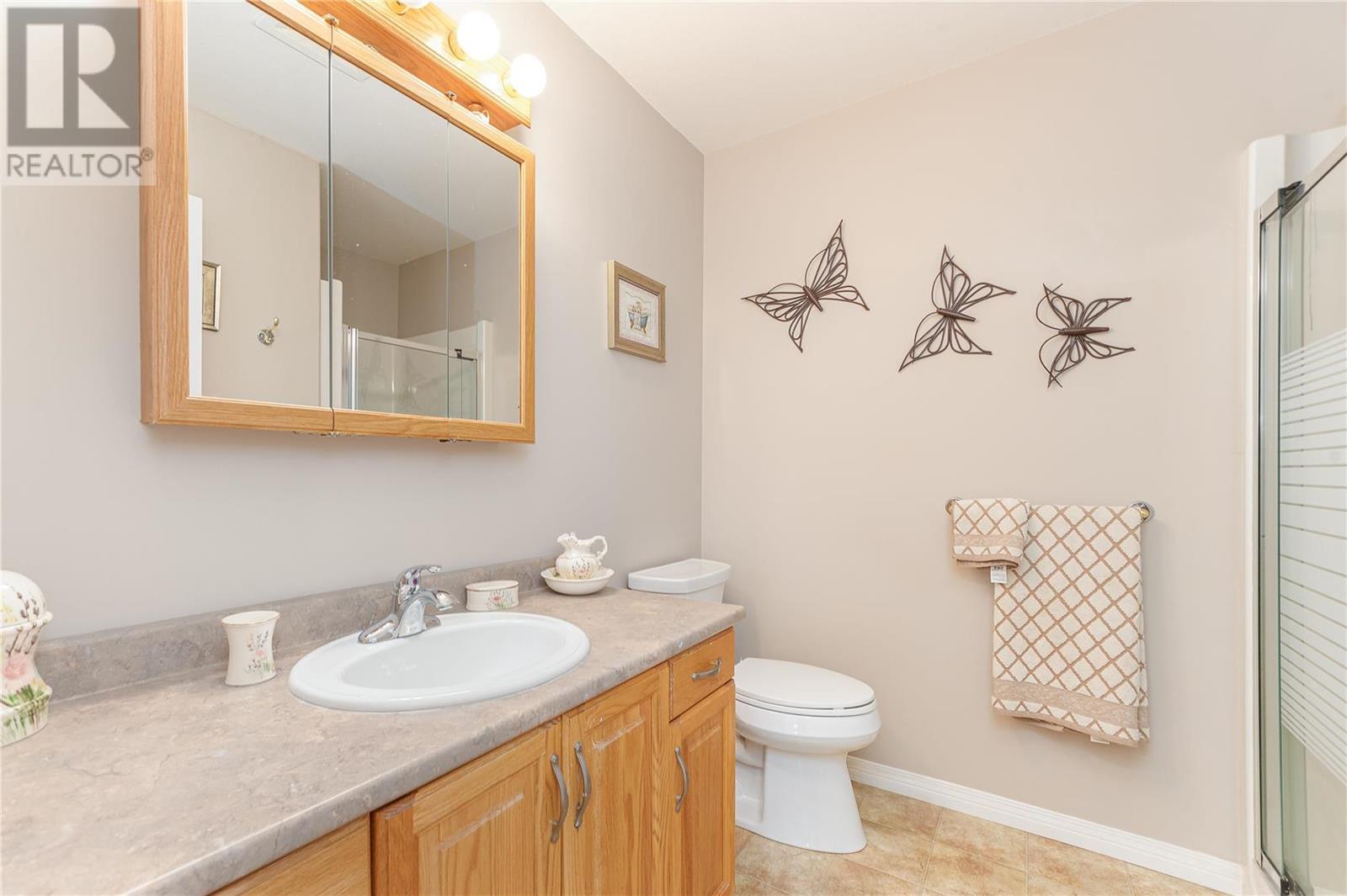201 Kildonan Avenue Unit# 8, #8