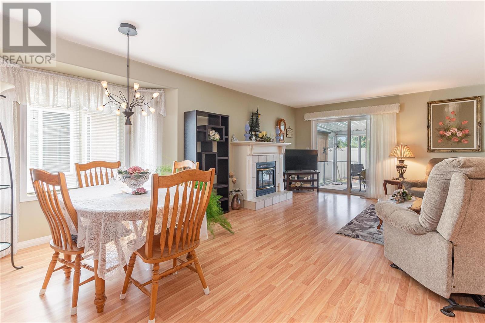201 Kildonan Avenue Unit# 8, #8