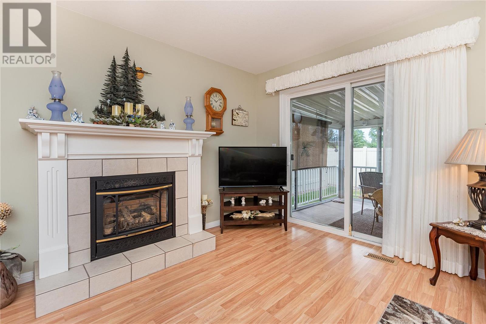 201 Kildonan Avenue Unit# 8, #8