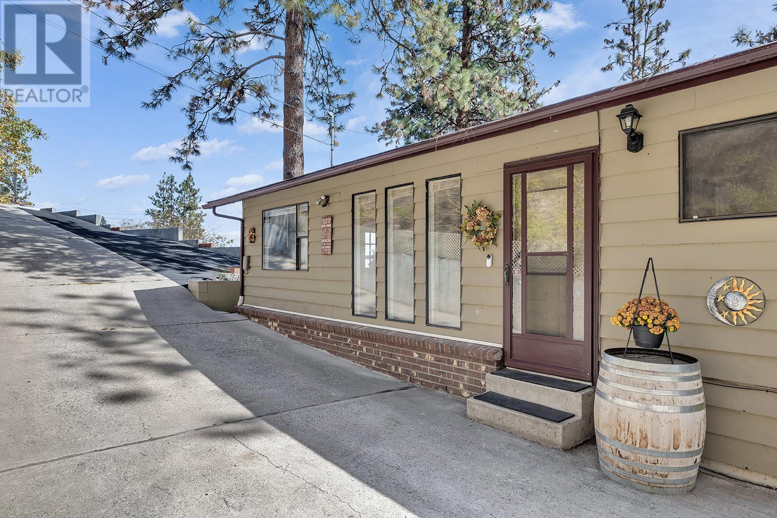 5821 Atkinson Crescent