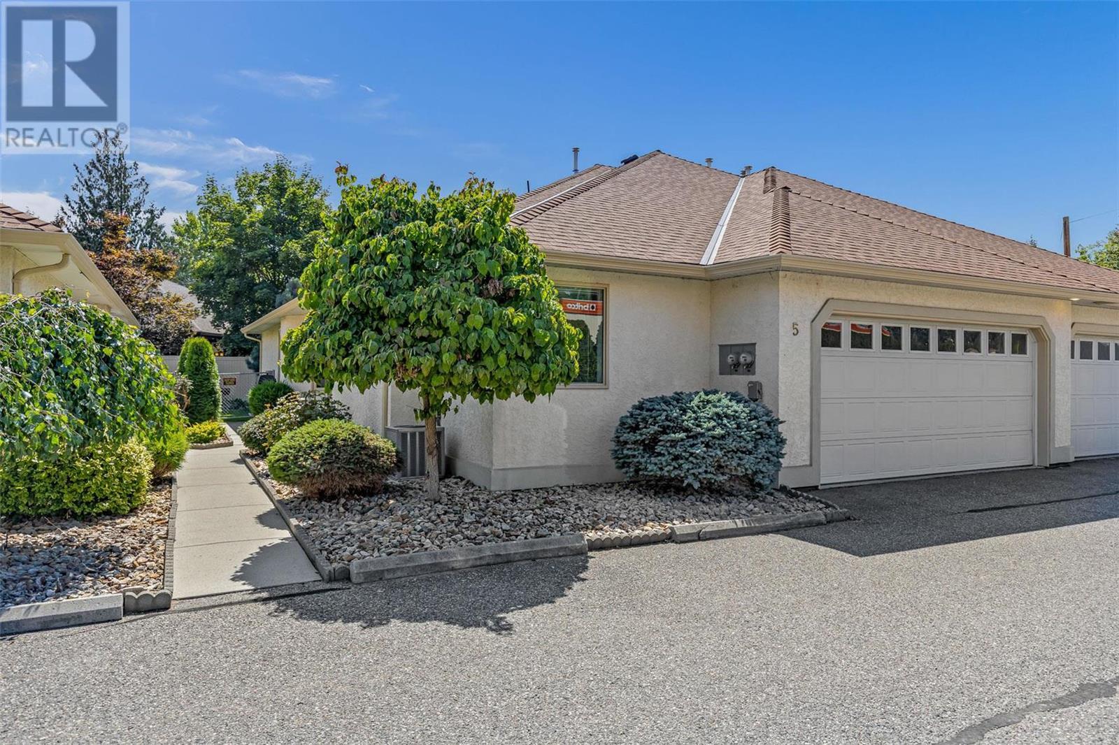 #5 4141 Lakeshore Road, SW, #5