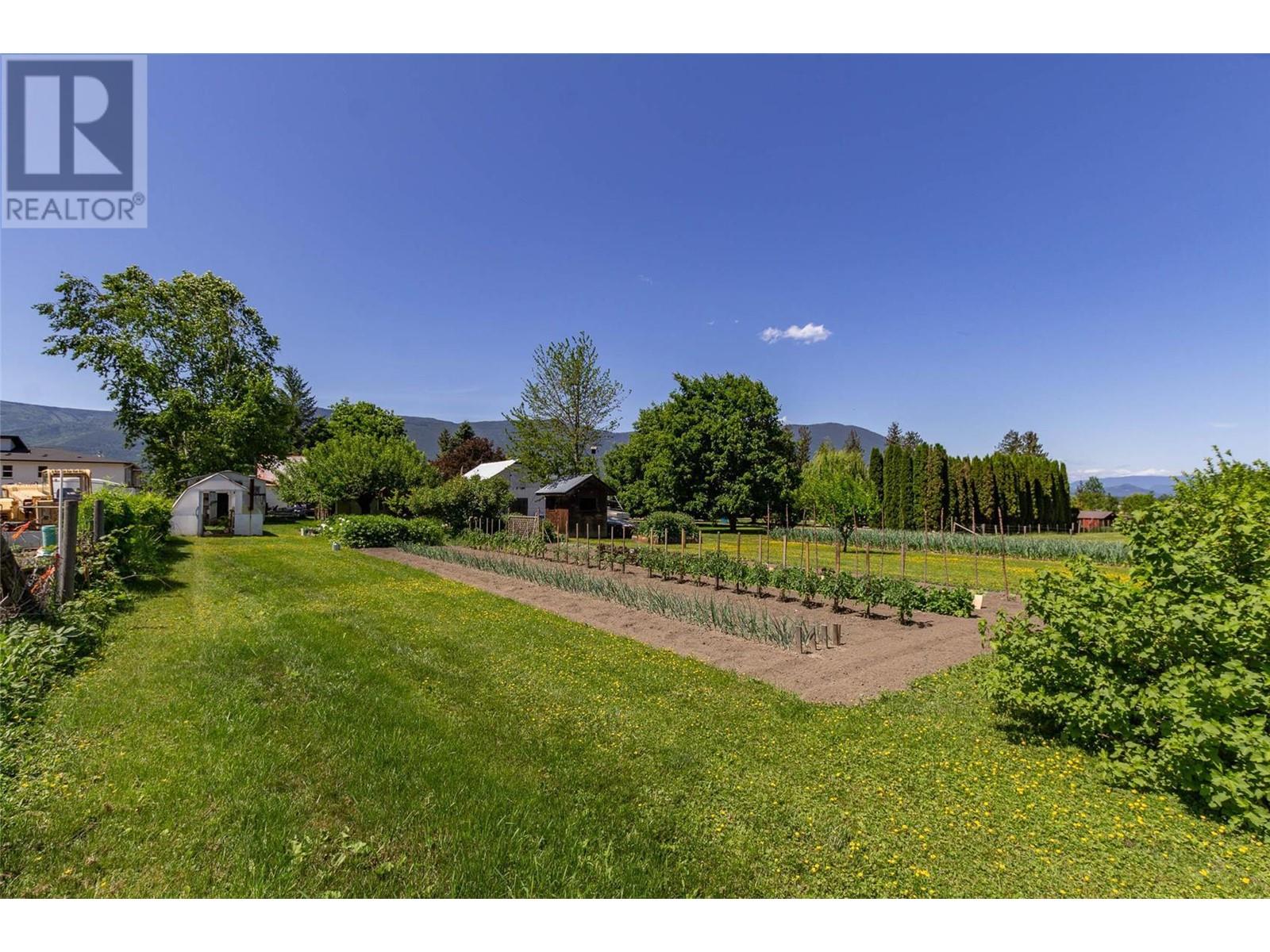 1770 10 Street SW