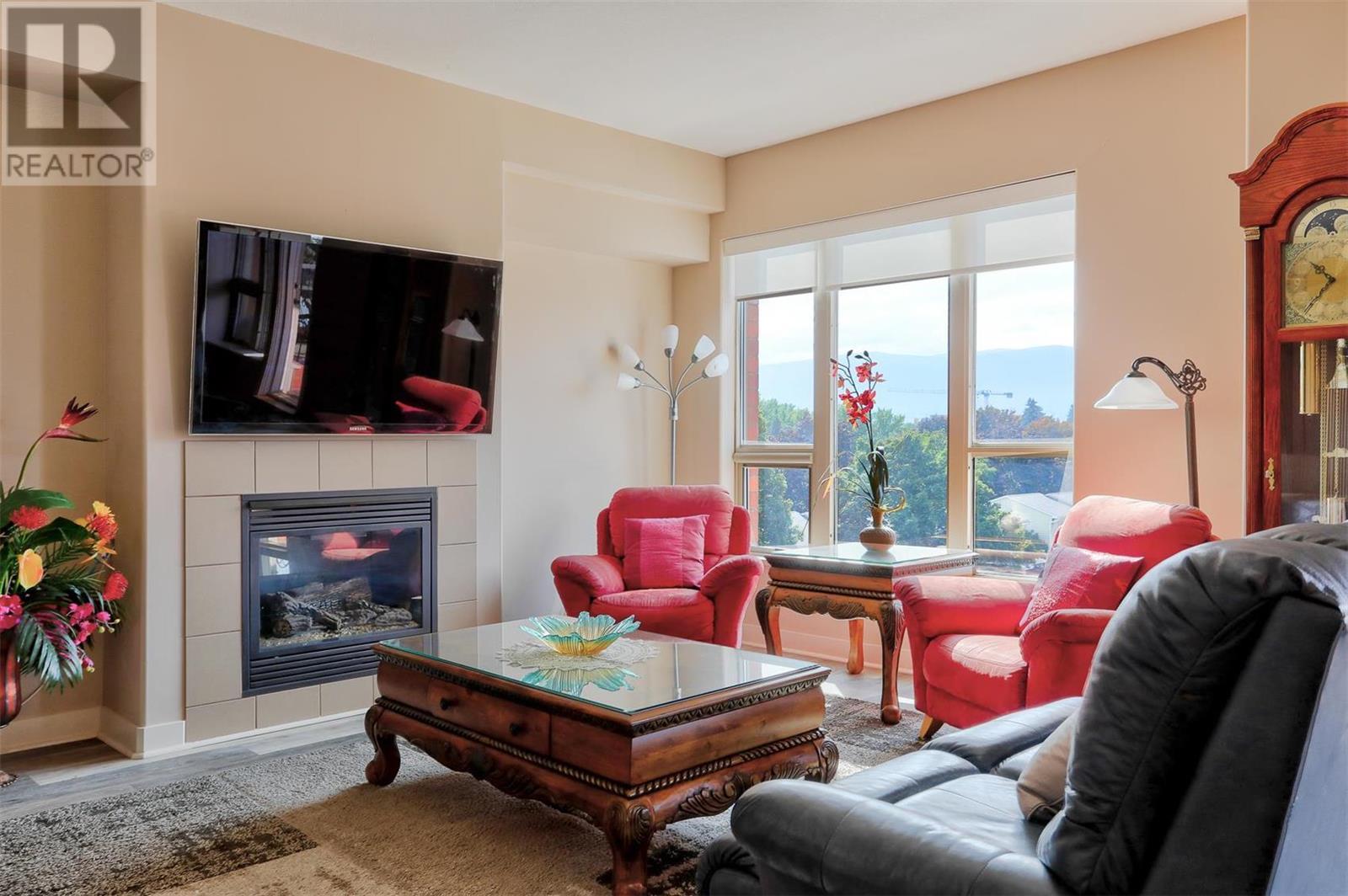#410 1160 Bernard Avenue,, #410
