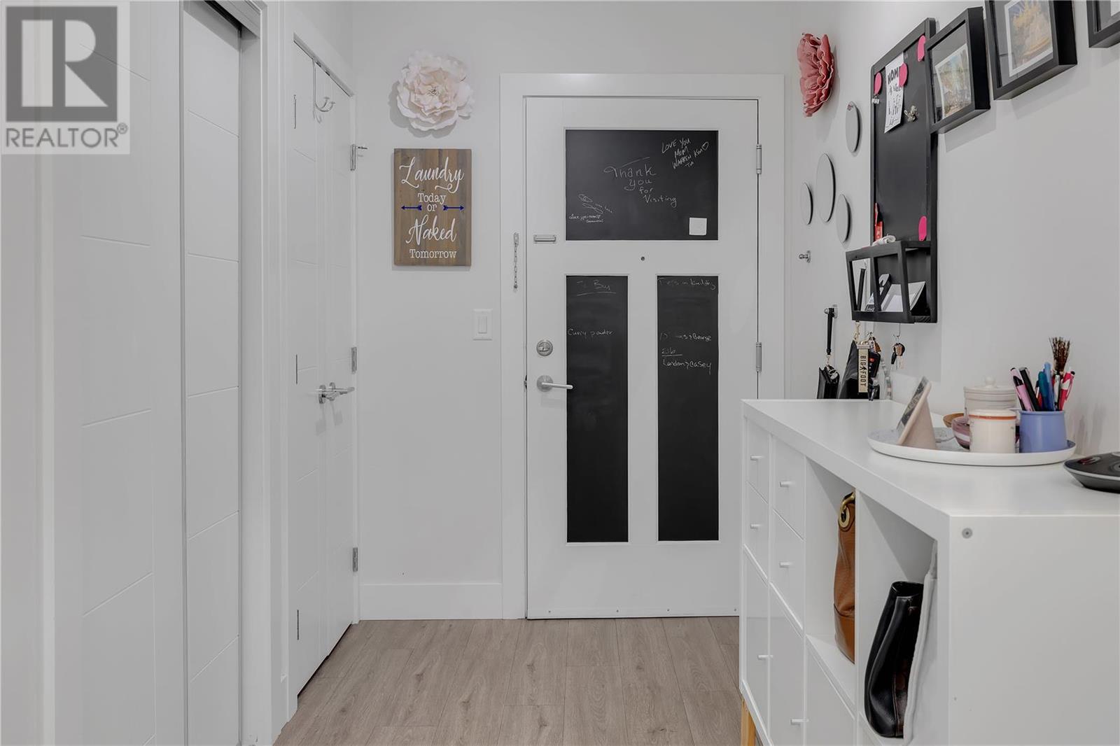 #201 4380 Lakeshore Road,, #201
