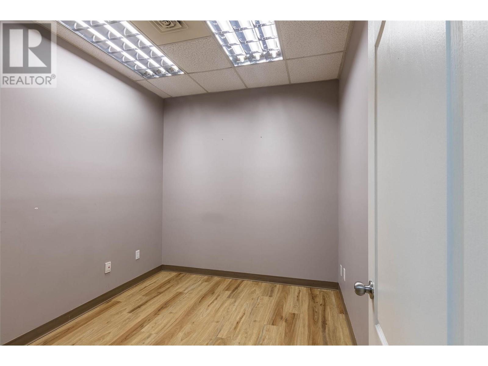 40 Lakeshore Drive NE Unit# 201, #201