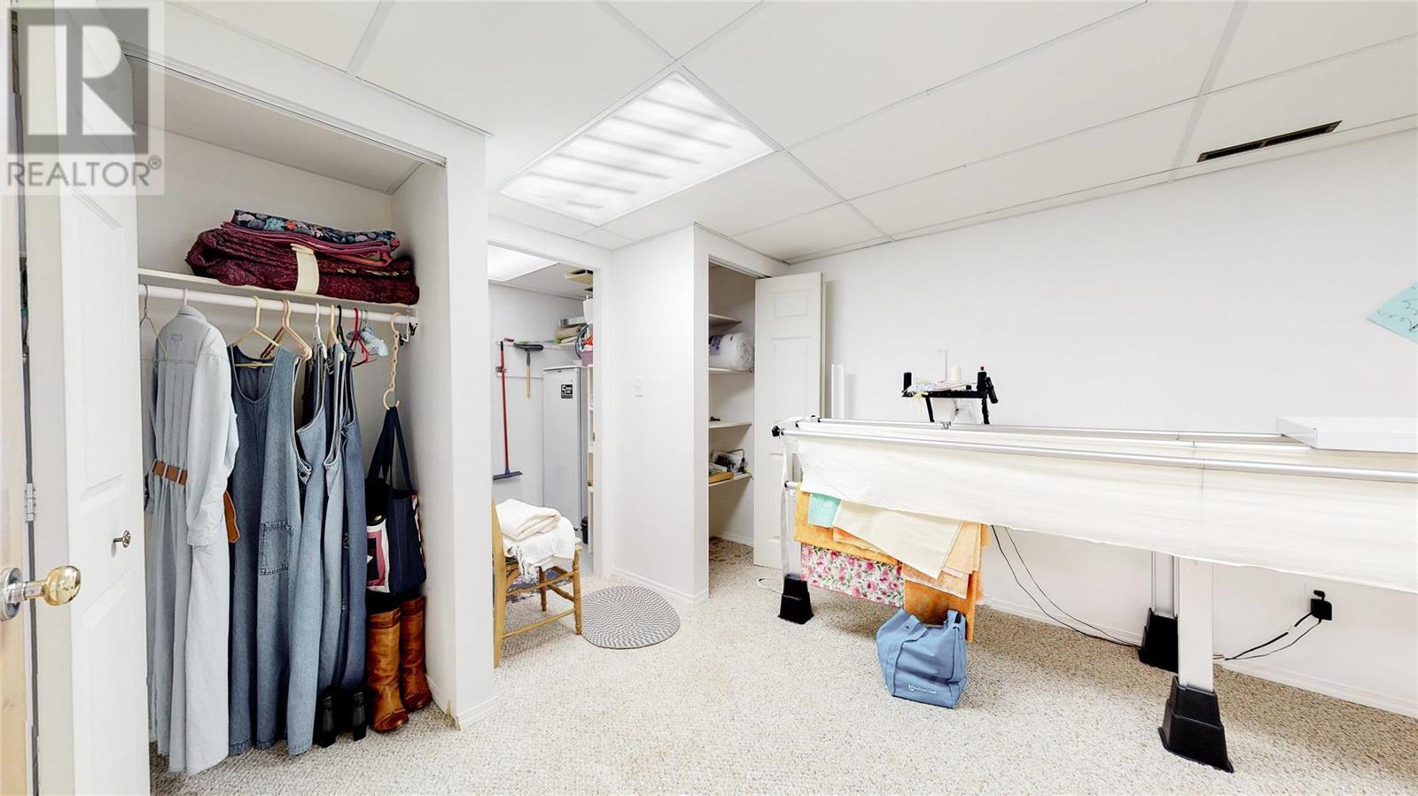 7561 CREST-A-WAY Road