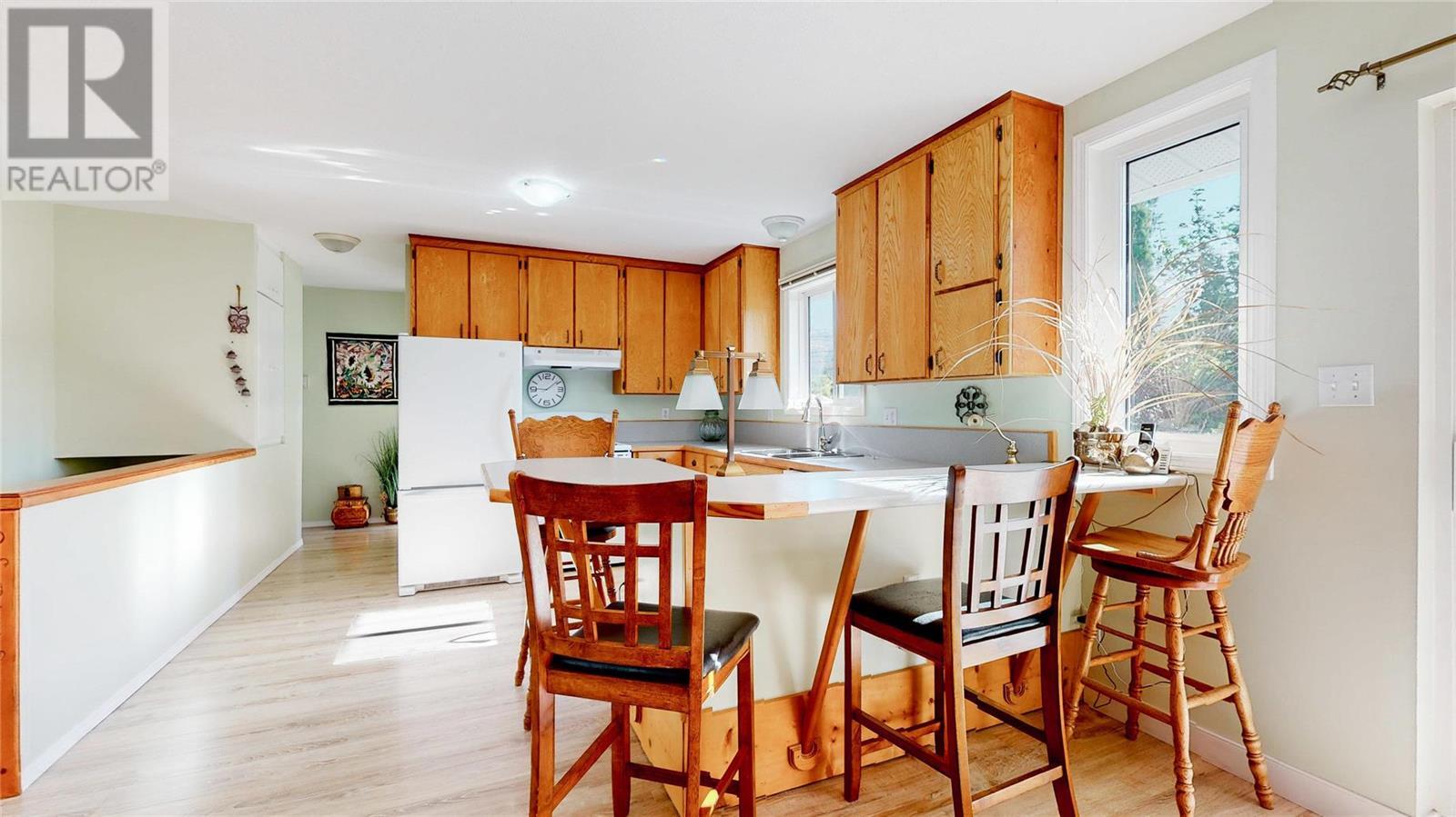 7561 CREST-A-WAY Road