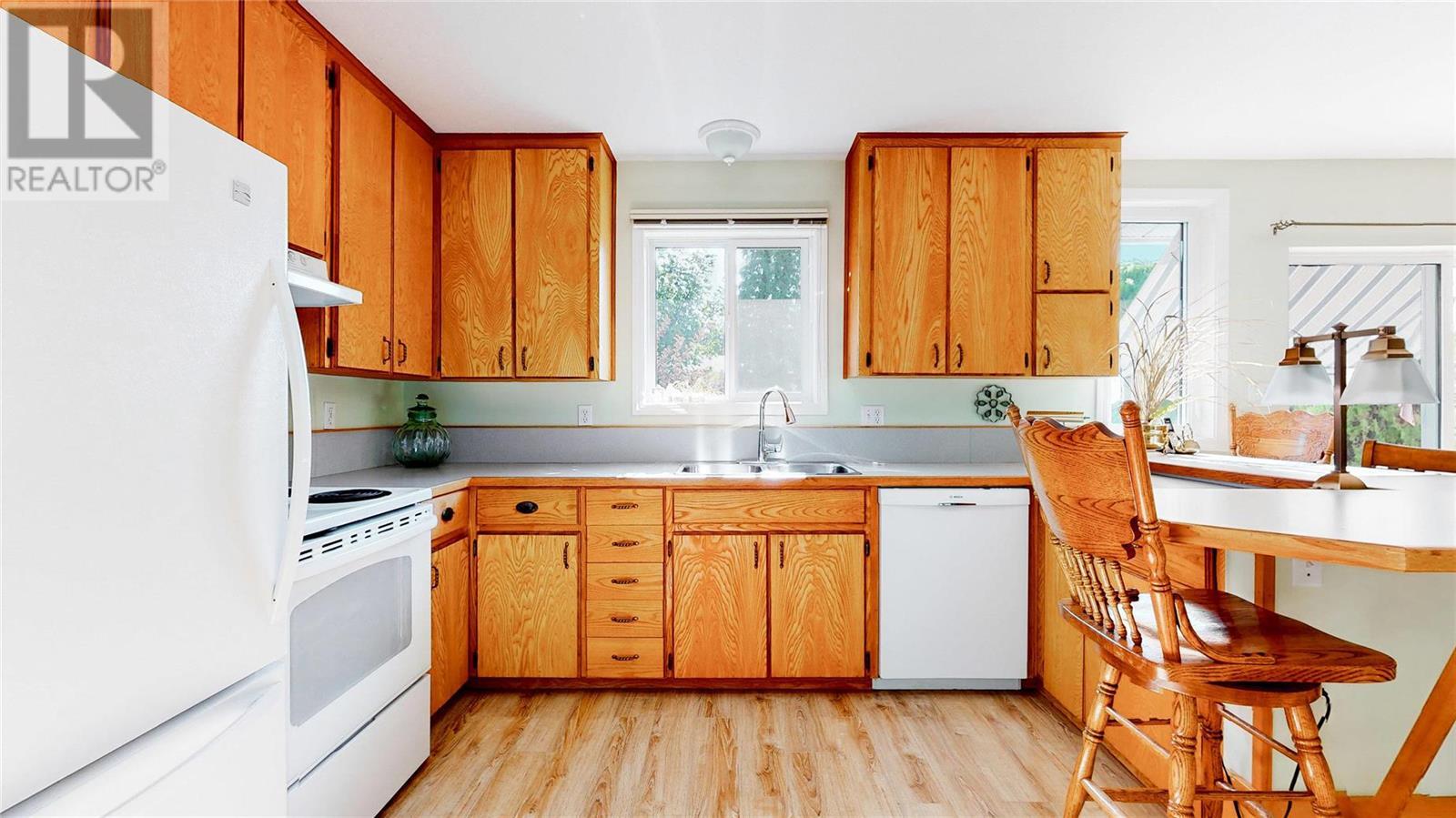 7561 CREST-A-WAY Road
