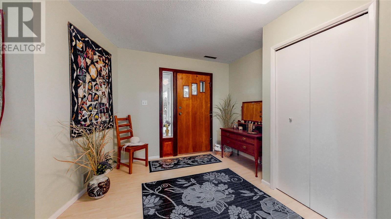 7561 CREST-A-WAY Road