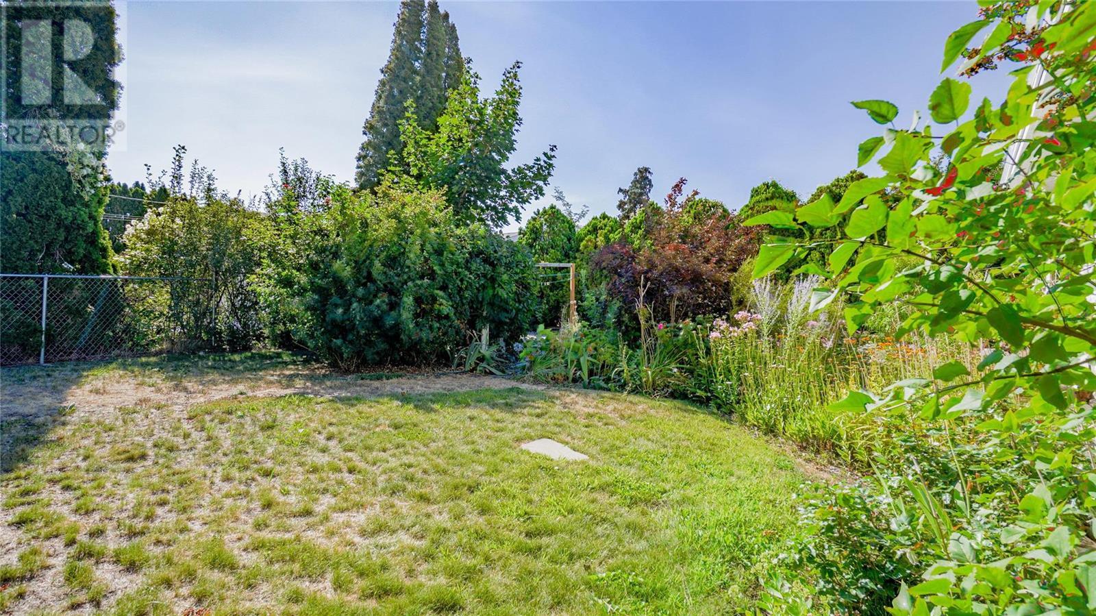 7561 CREST-A-WAY Road