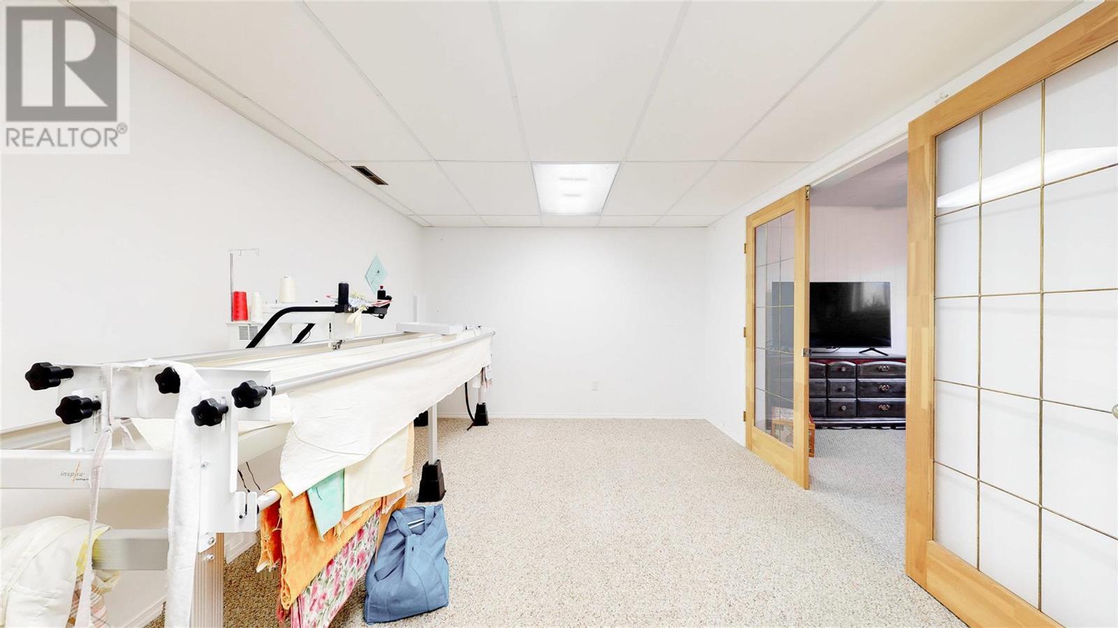7561 CREST-A-WAY Road
