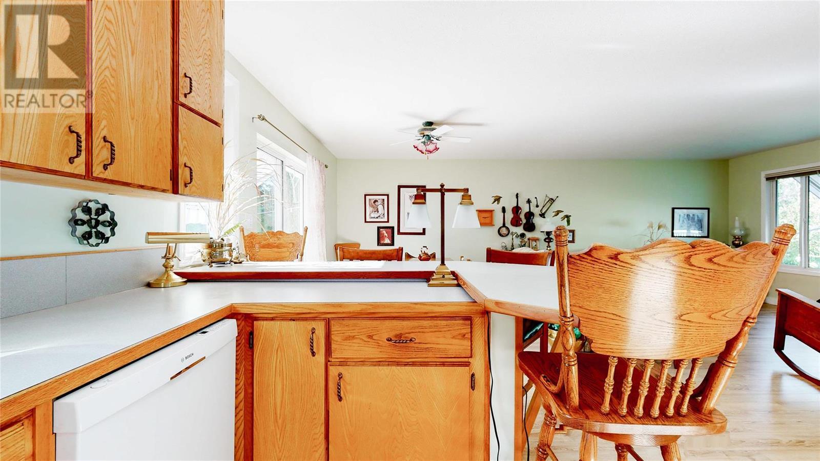 7561 CREST-A-WAY Road
