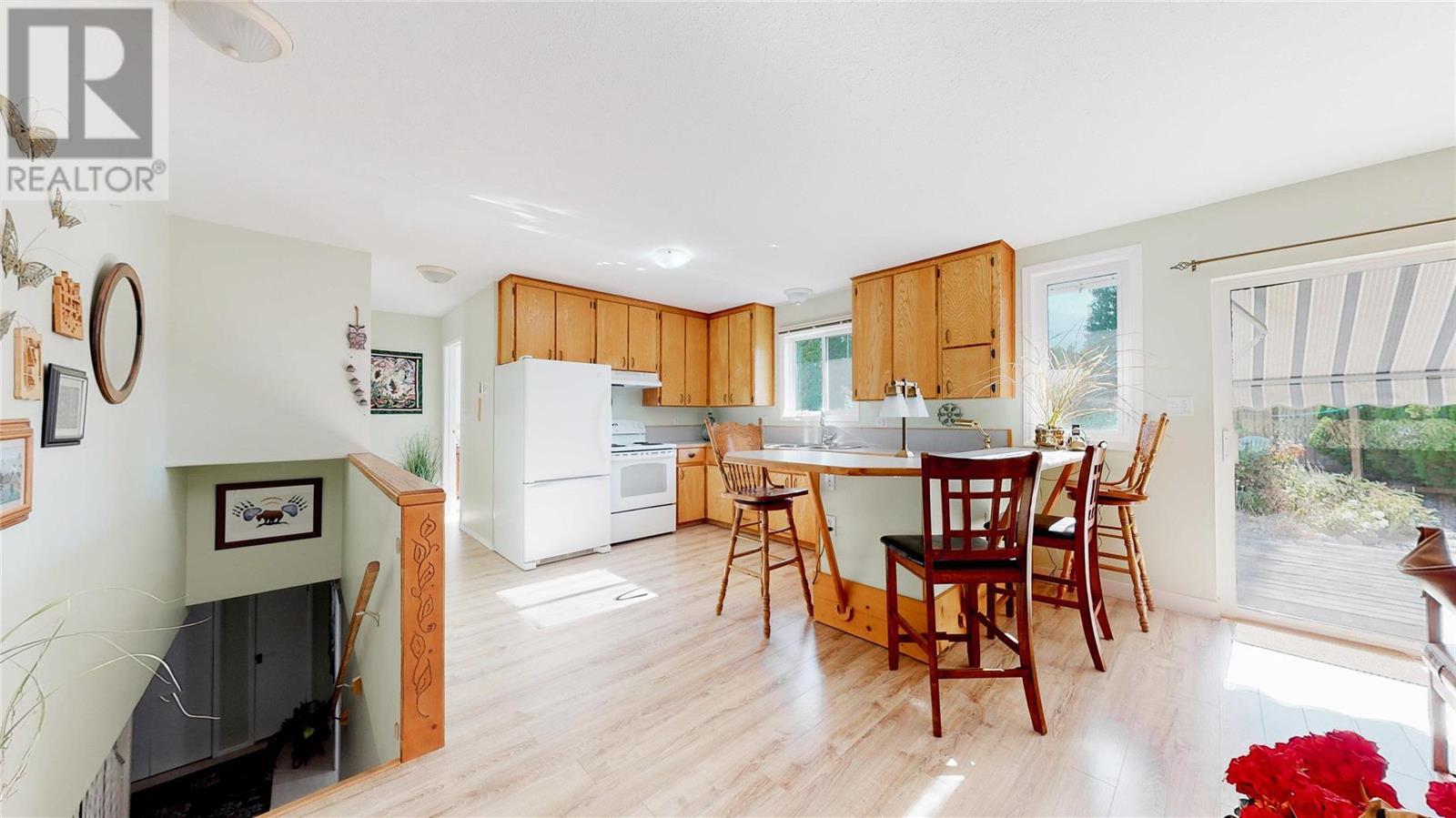 7561 CREST-A-WAY Road