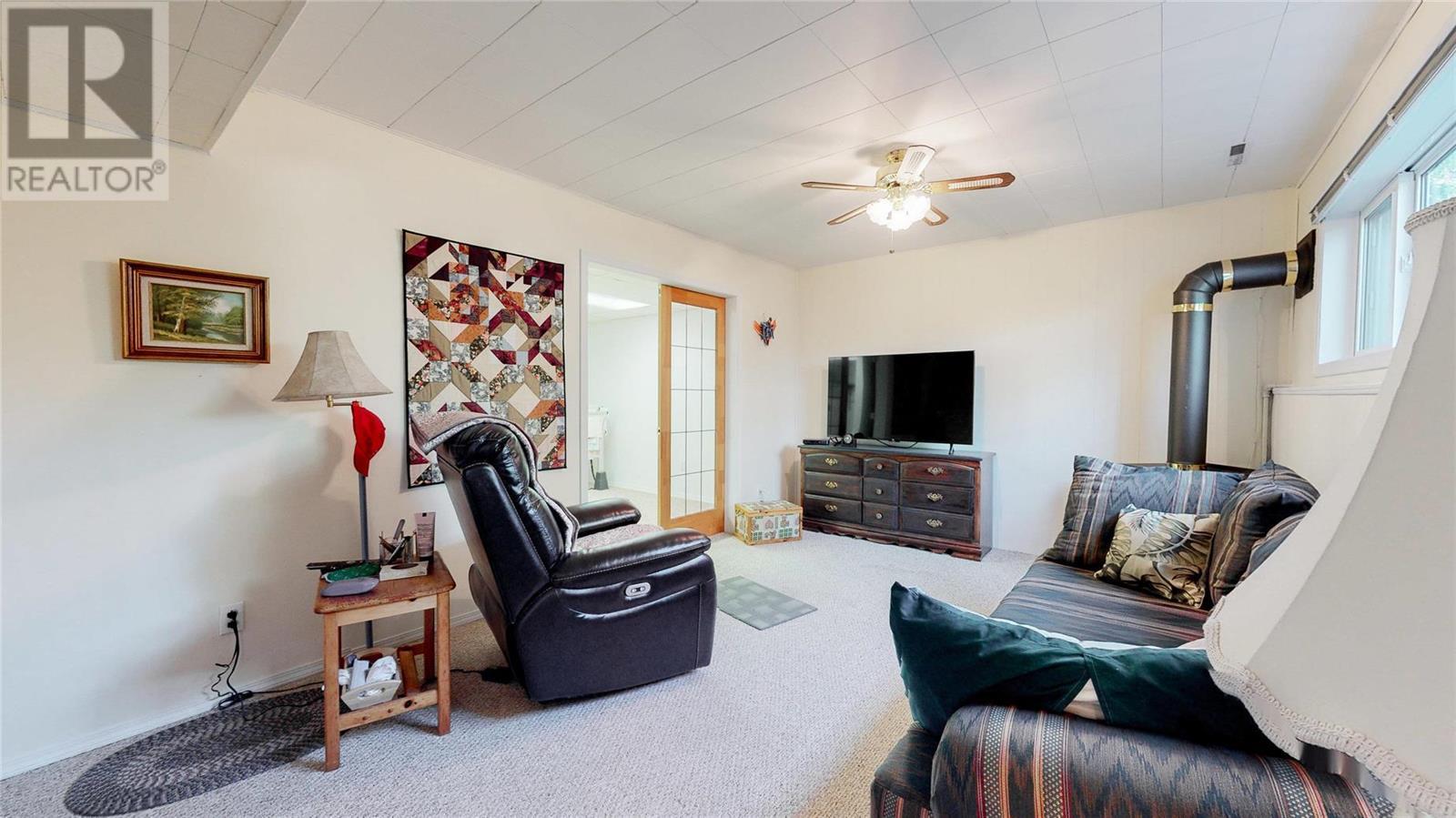 7561 CREST-A-WAY Road