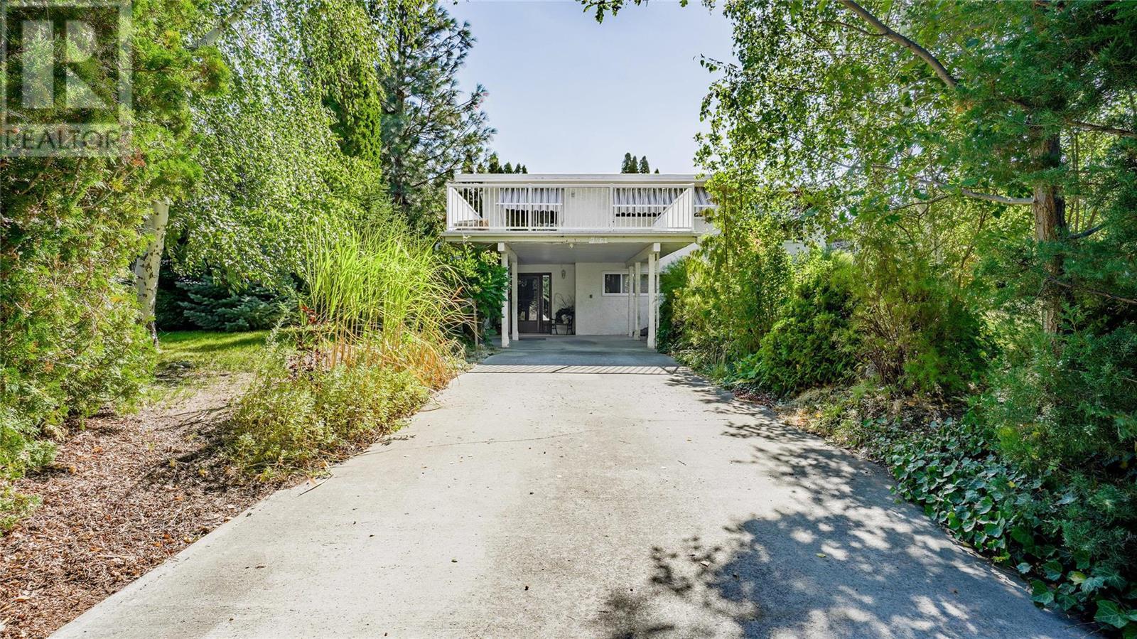 7561 CREST-A-WAY Road
