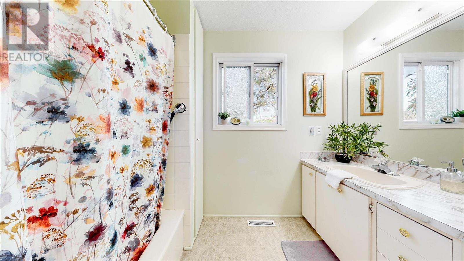7561 CREST-A-WAY Road