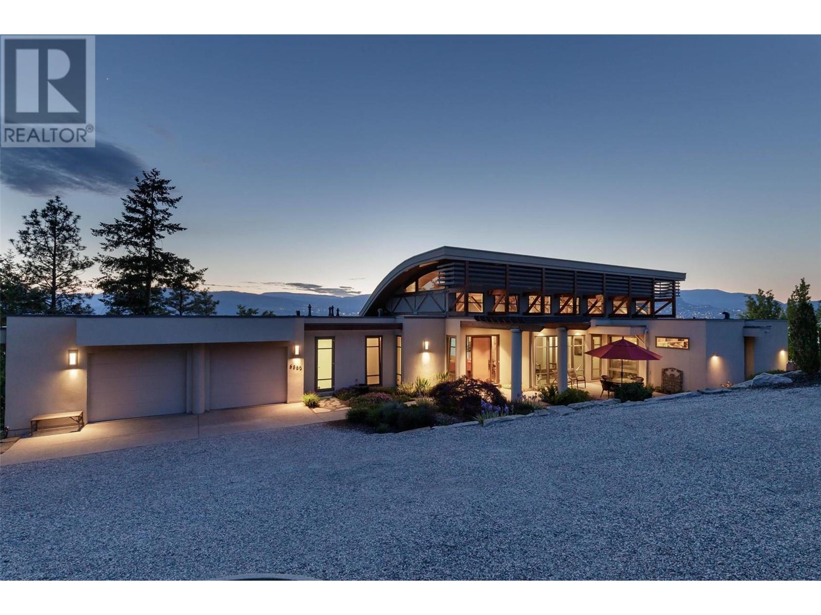 5560 Lakeshore Road,