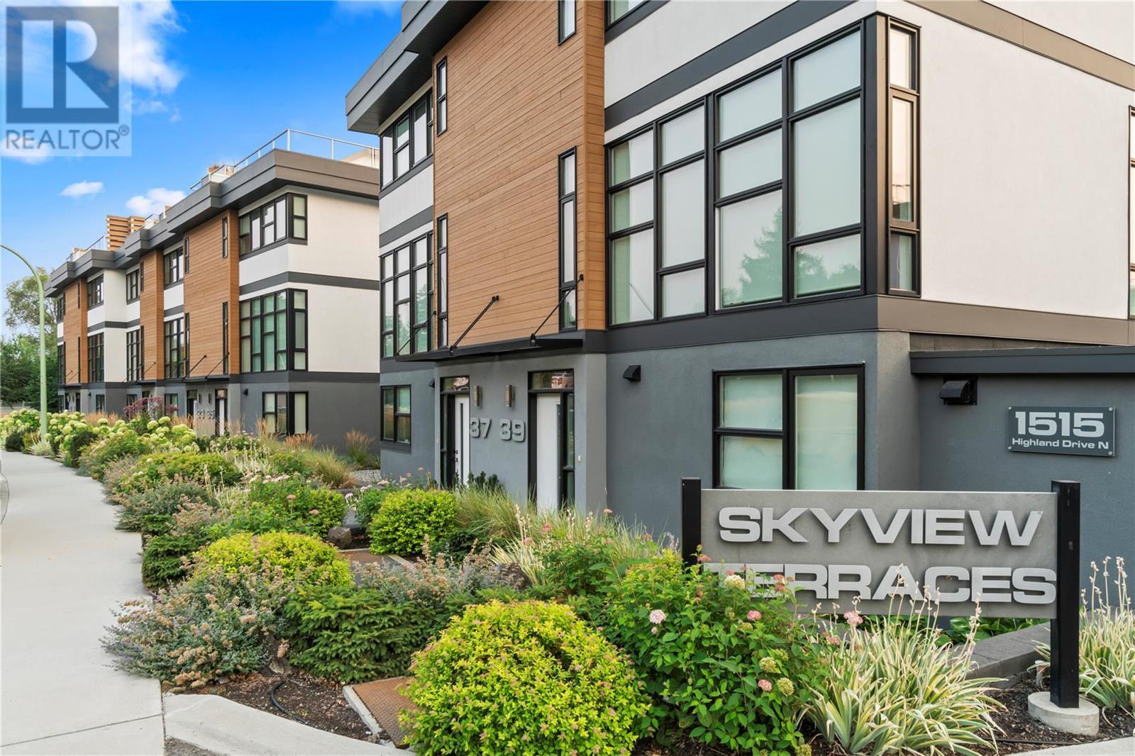 #10 1515 Highland Drive, N, #10