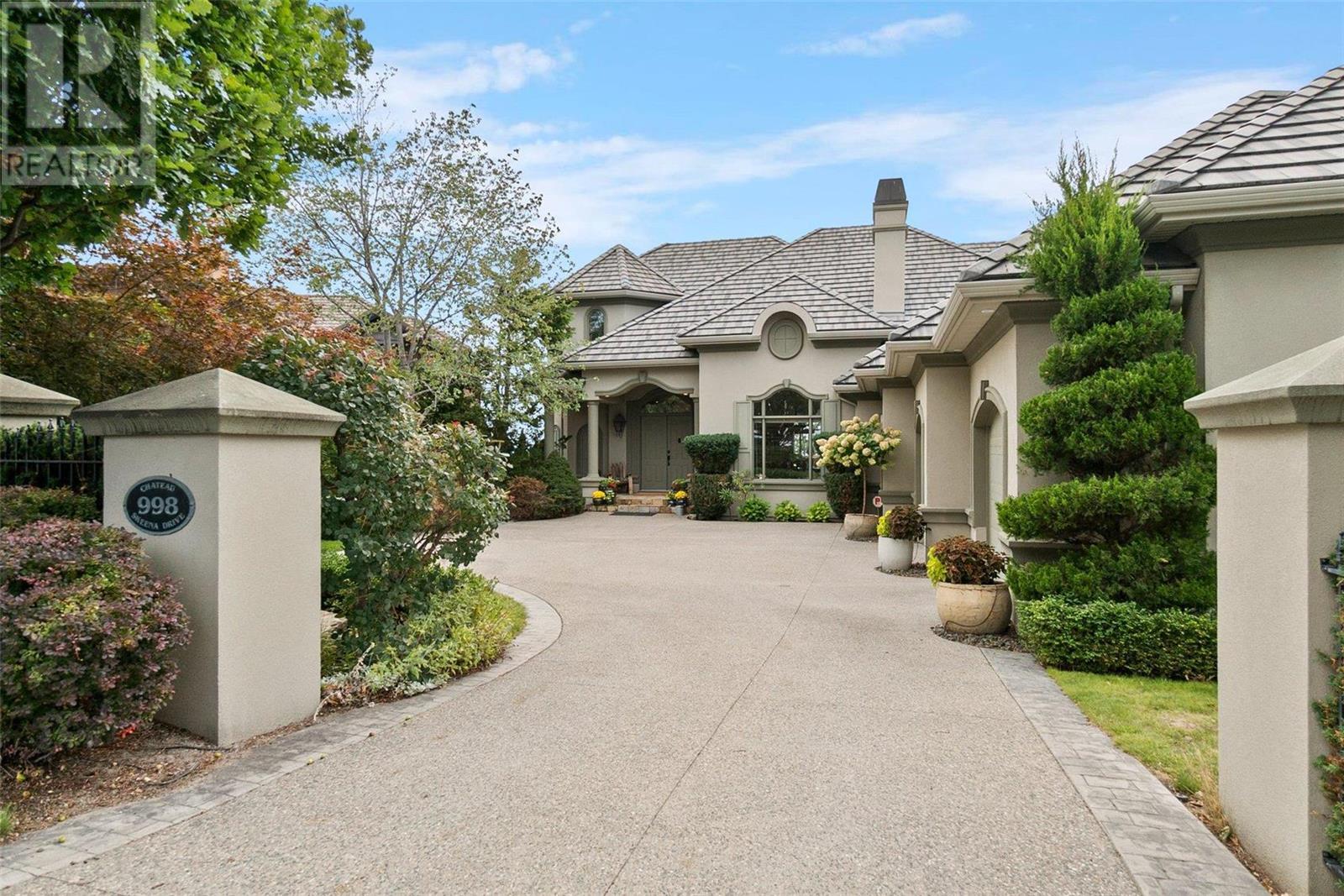 998 Skeena Drive,