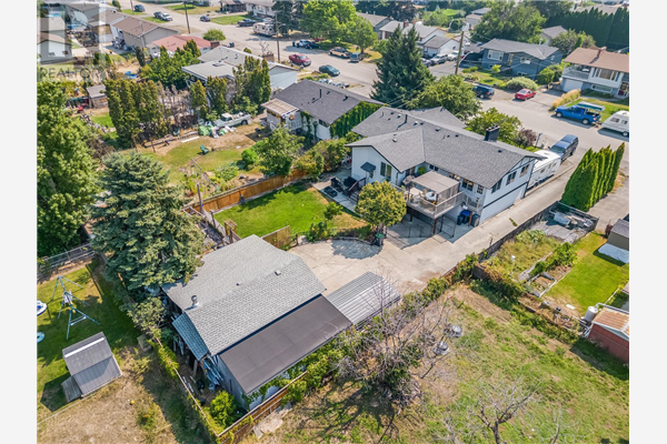 370 Dudgeon Road,, Kelowna