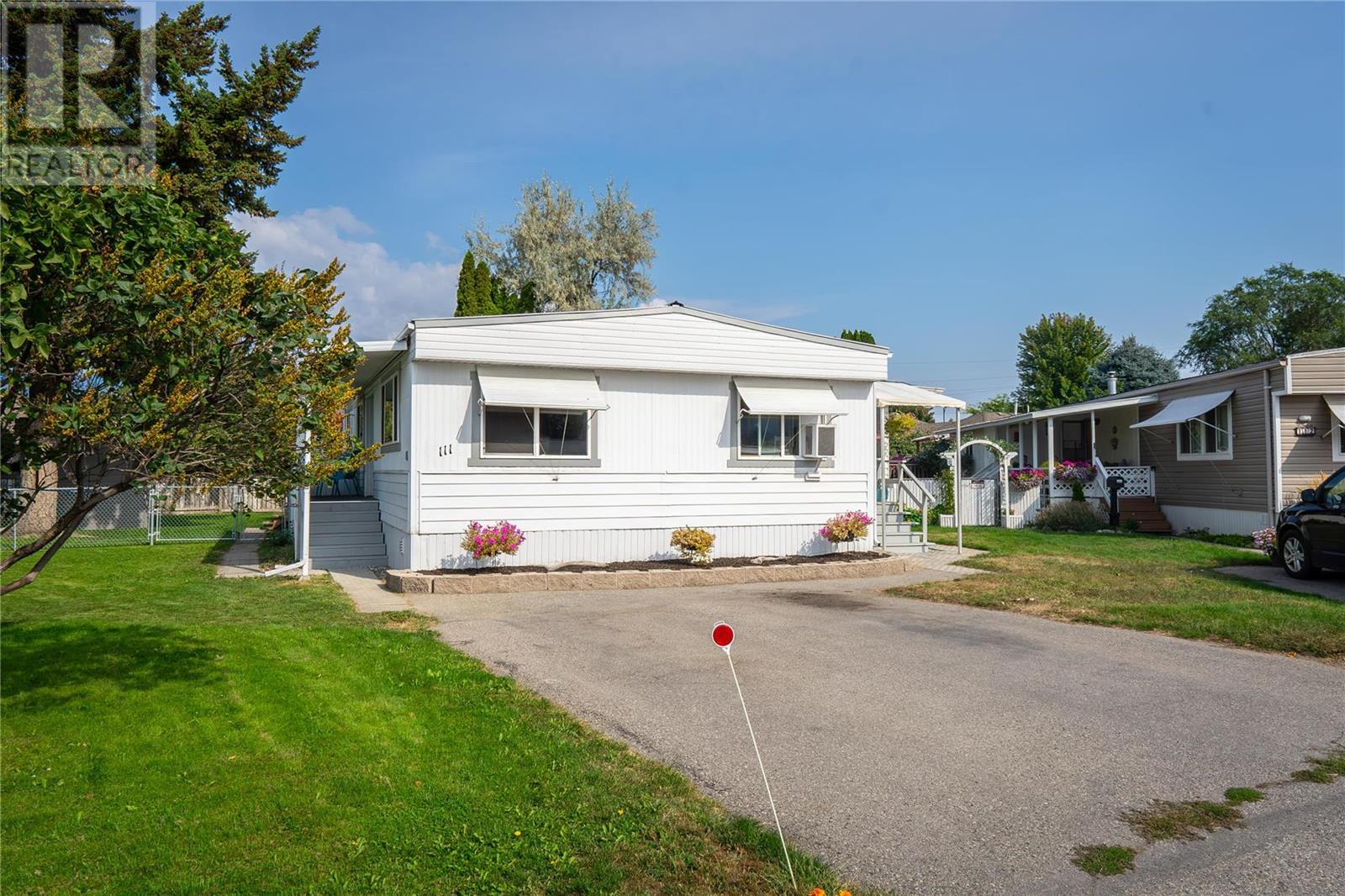 #111 3745 Lakeshore Road,, #111