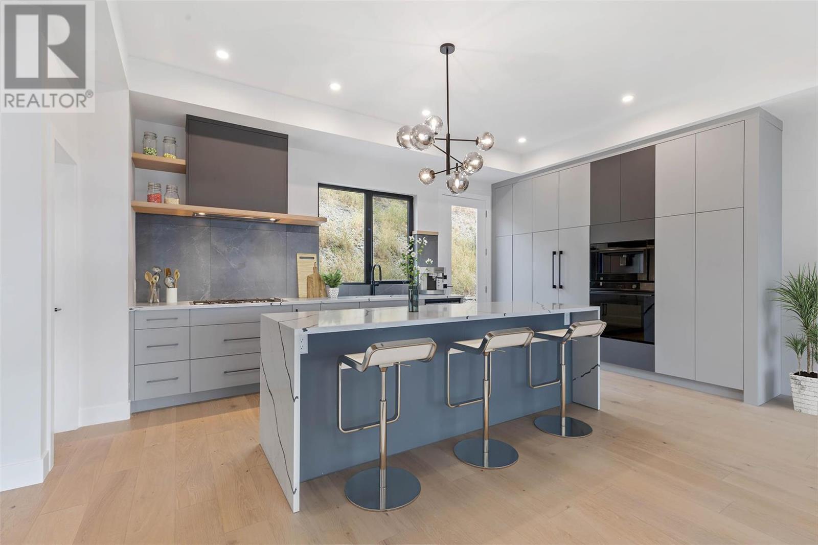 9841 Beacon Hill Drive,