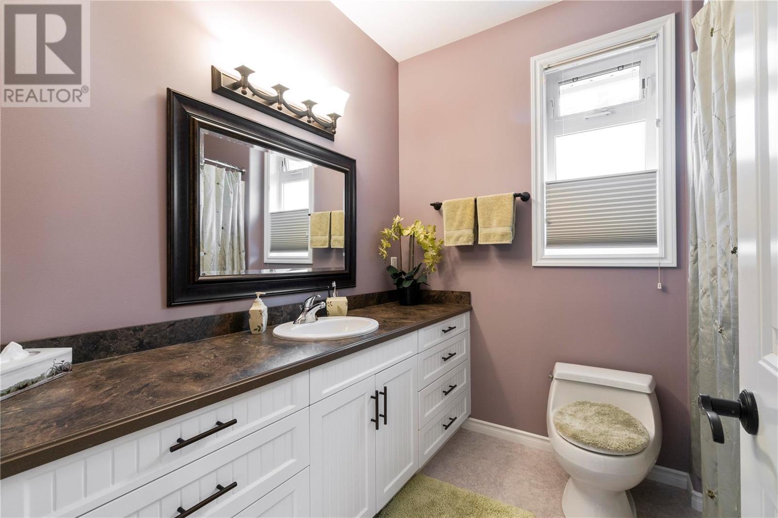1581 20 Street NE Unit# 8, #8