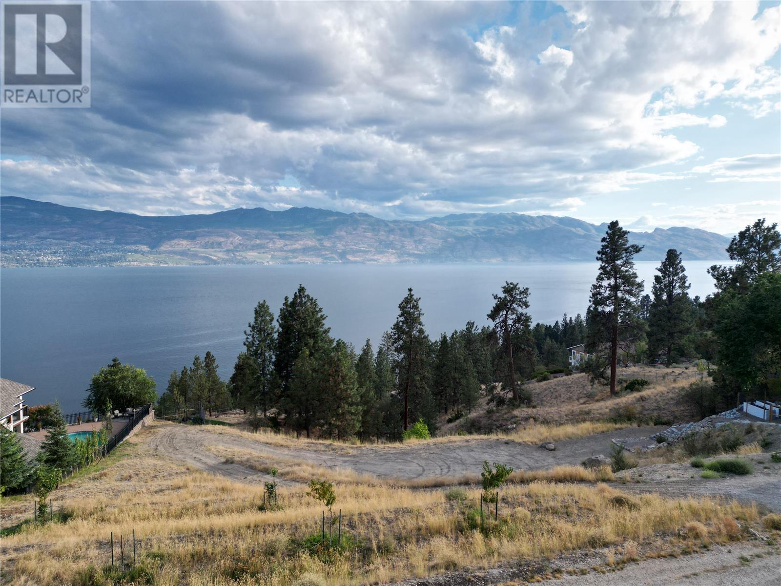 3270 King Road,