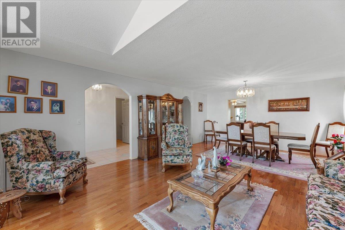 1477 Alta Vista Road,