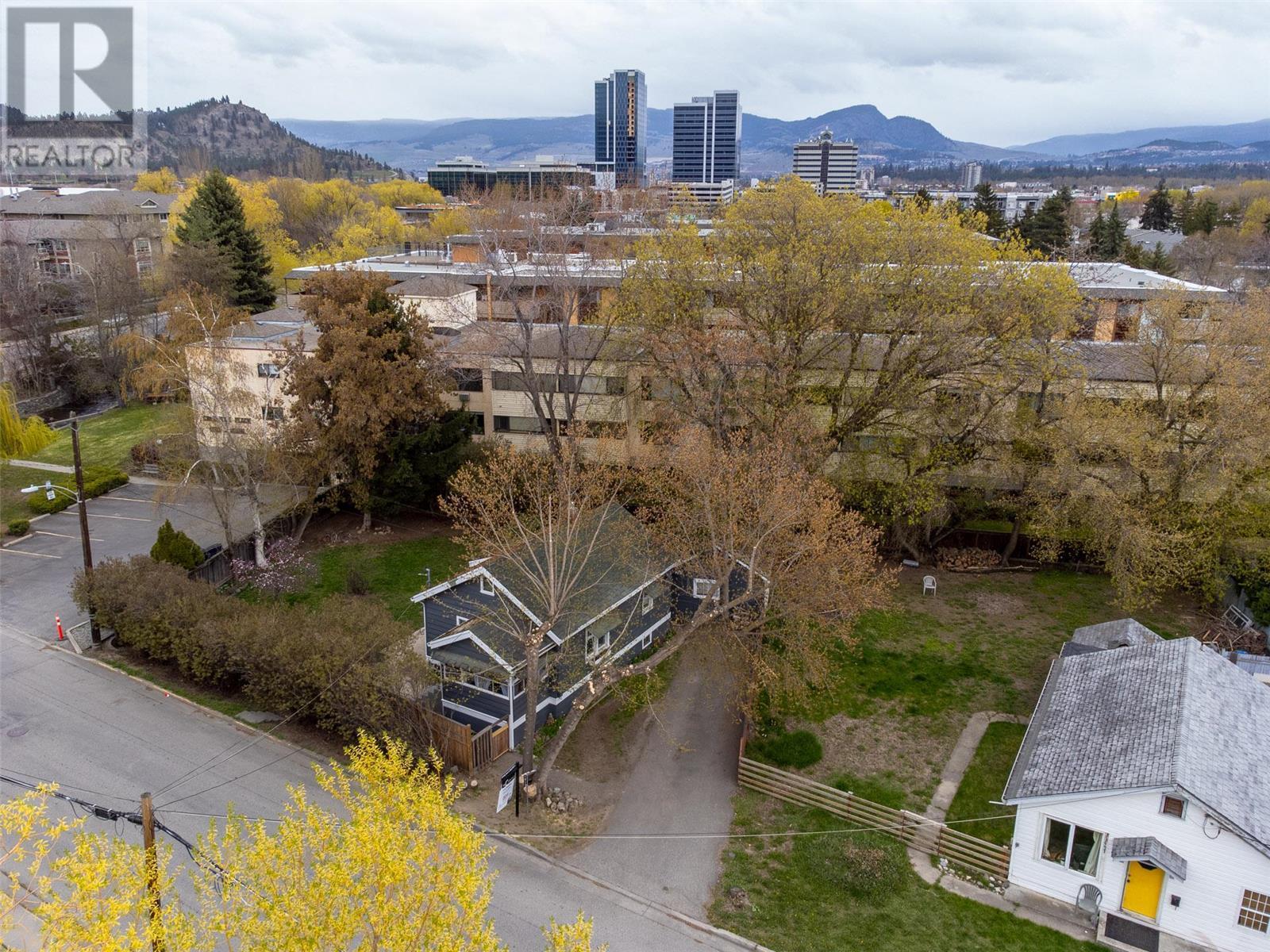 1913 Lindahl Street,