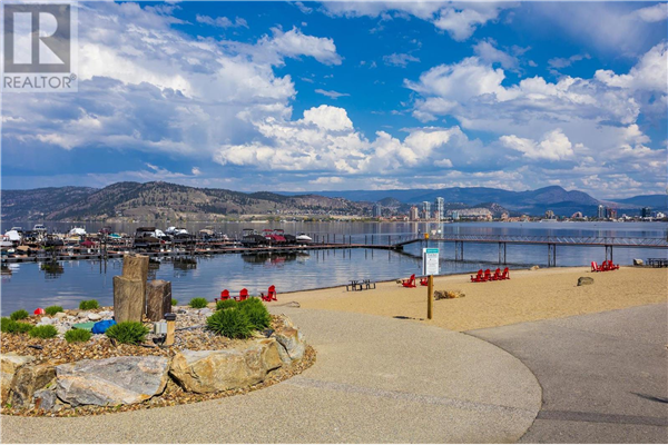 1860 Viewpoint Crescent,, Kelowna