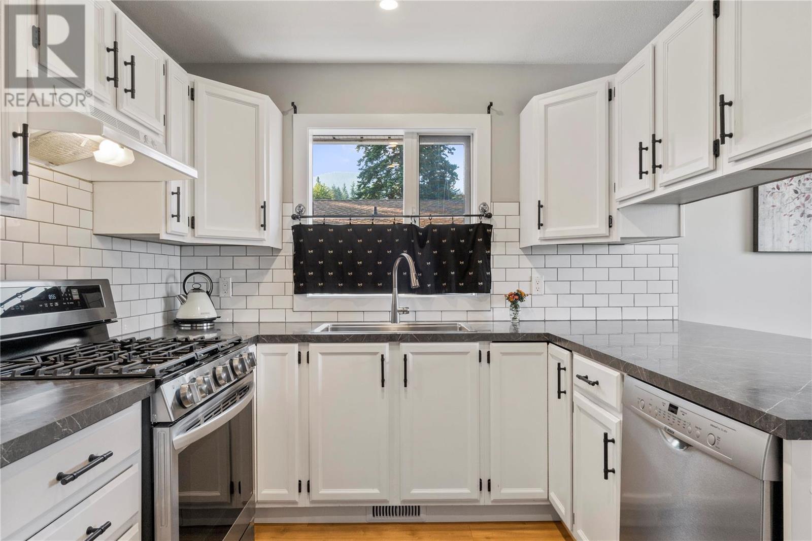 120 10 Street SE